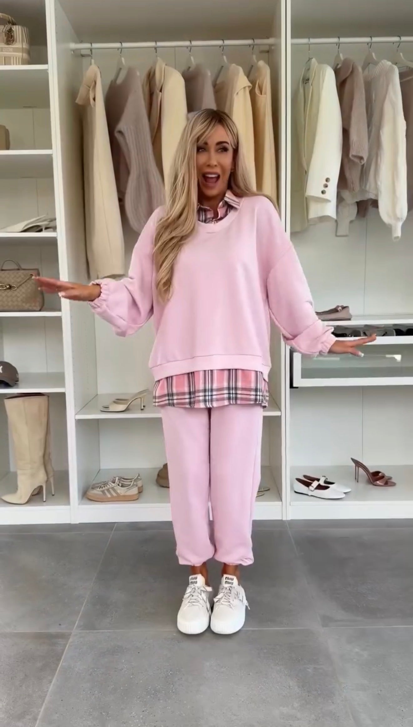Rosie Urban Valmont — Conjunto Sudadera & Pantalón Cuadros | Street Luxe