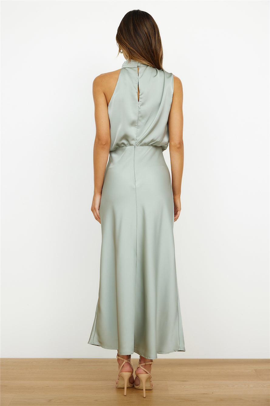 Mariana Valmont — Vestido Escote Americano | Verano 2026