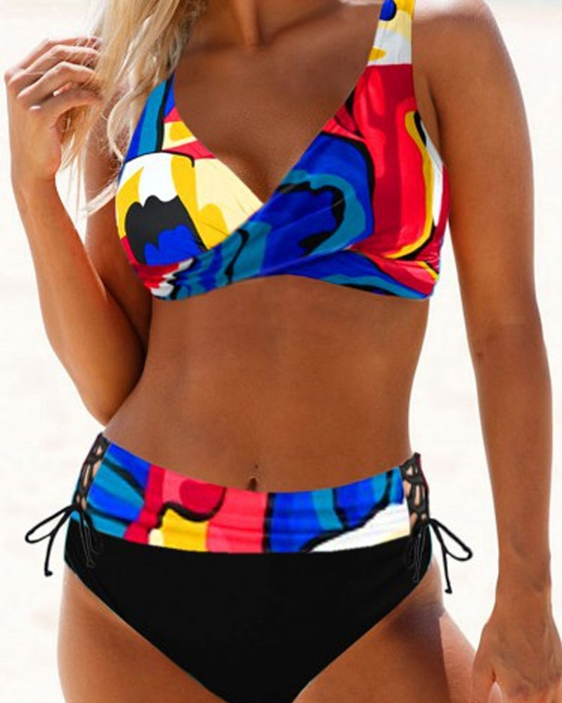 Bikinis Eva Valmont — confianza que brilla bajo el sol | Bikini Colorido Alegre