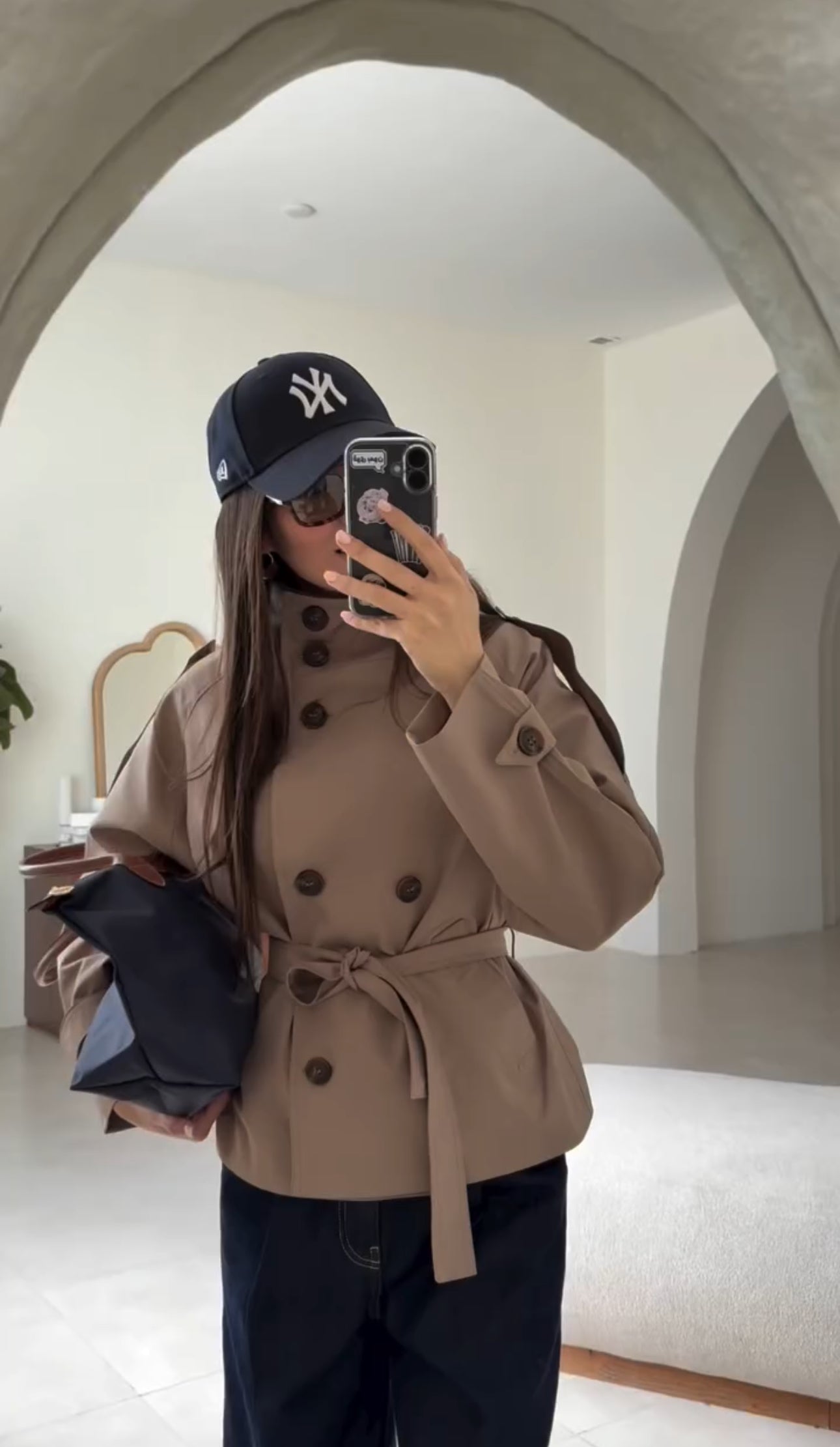 Byblos Trench Valmont — Gabardina Corta Doble Botonadura | Trench de Luxe