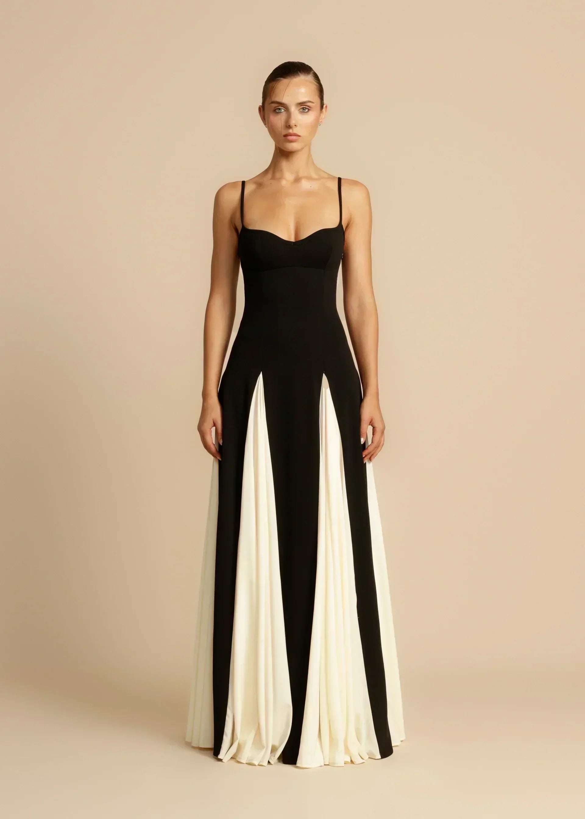 Vestido Maxi Oshrit Valmont — Elegancia irresistible | Elegante