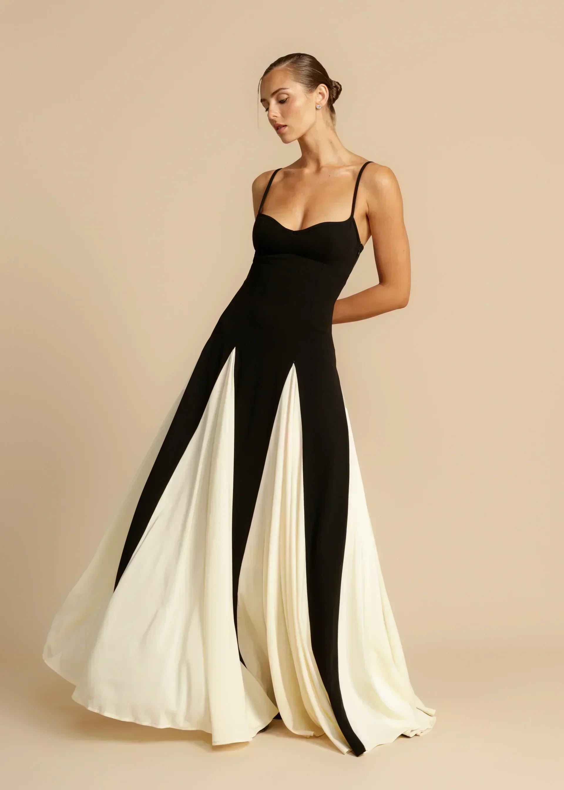 Vestido Maxi Oshrit Valmont — Elegancia irresistible | Elegante