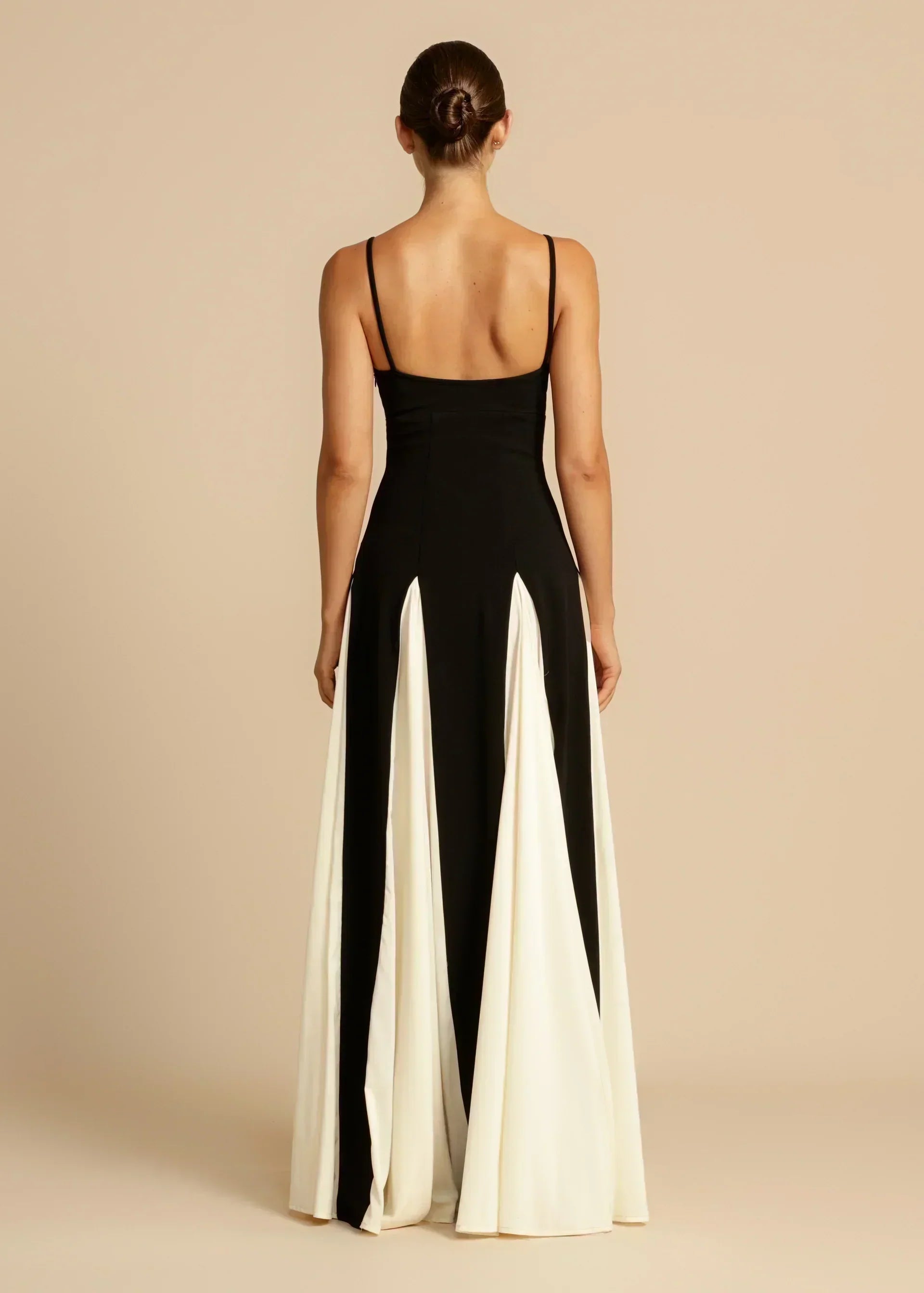 Vestido Maxi Oshrit Valmont — Elegancia irresistible | Elegante