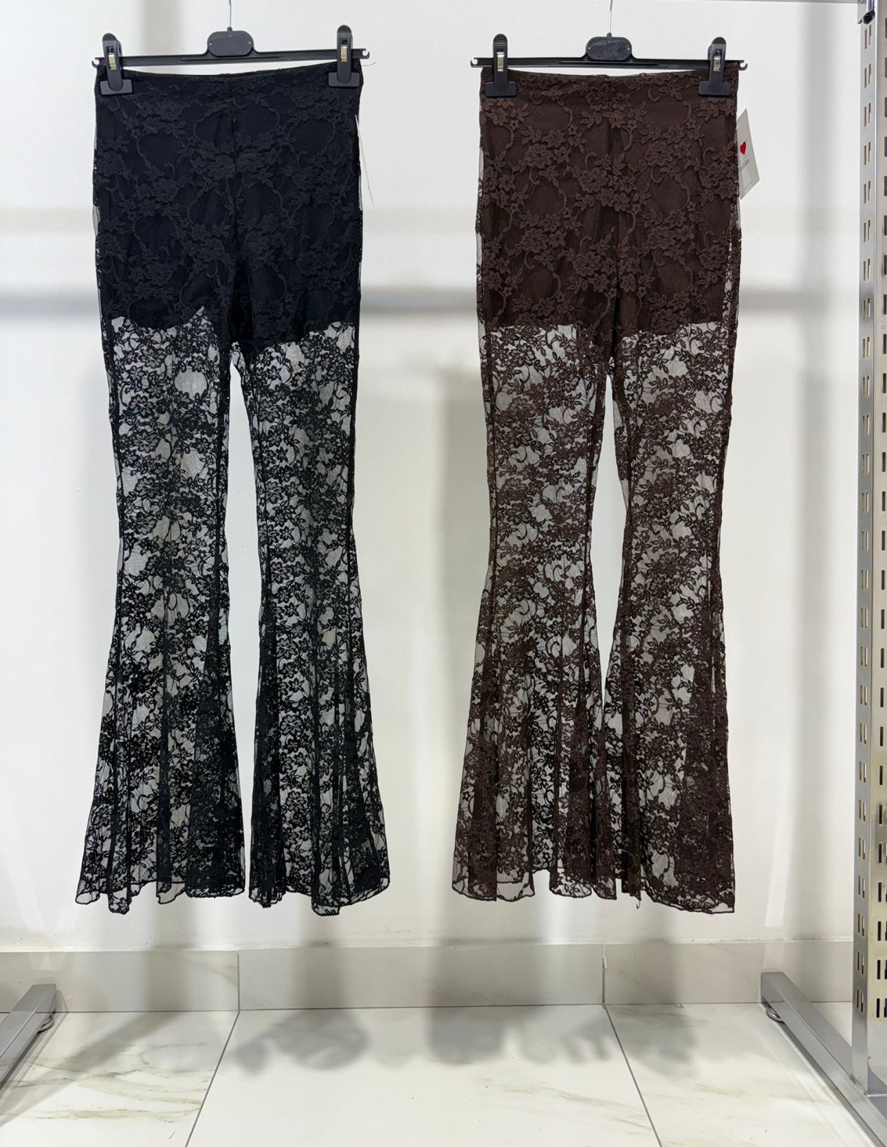 Panther Lace Valmont — Conjunto Blazer & Pantalón Campana de Encaje | Mujer