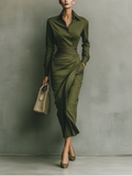 Émeraude Valmont — Vestido Cruzado Satinado Verde | LIQUIDACIÓN