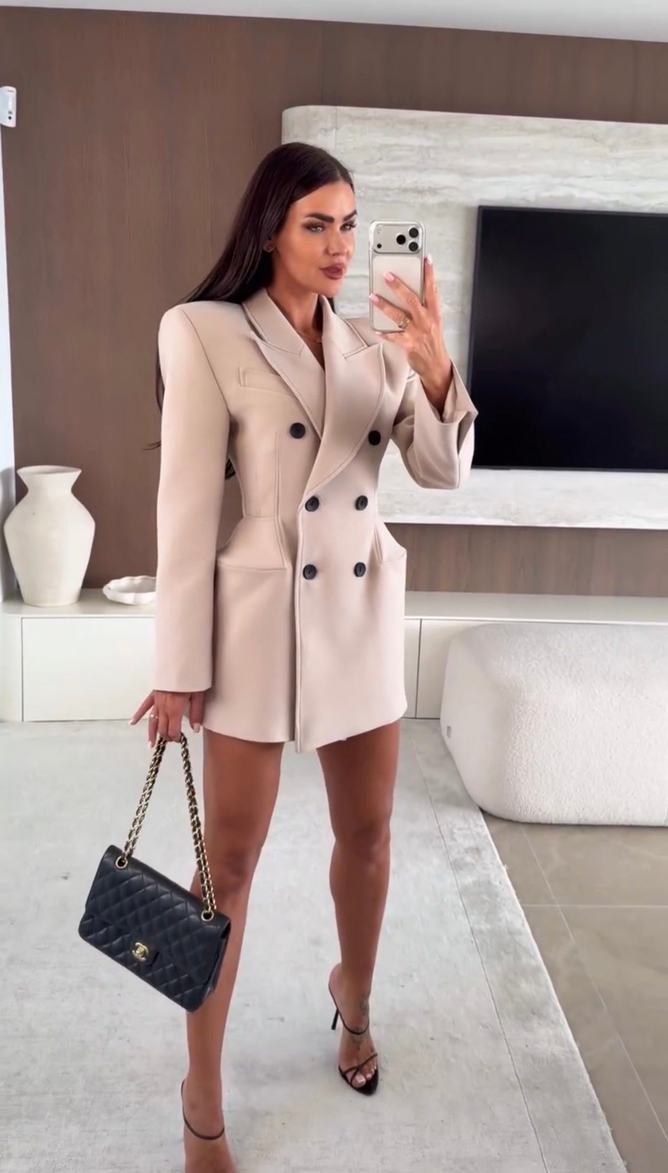 Madame Élégance Valmont — Vestido Blazer Doble Botonadura | Autorité
