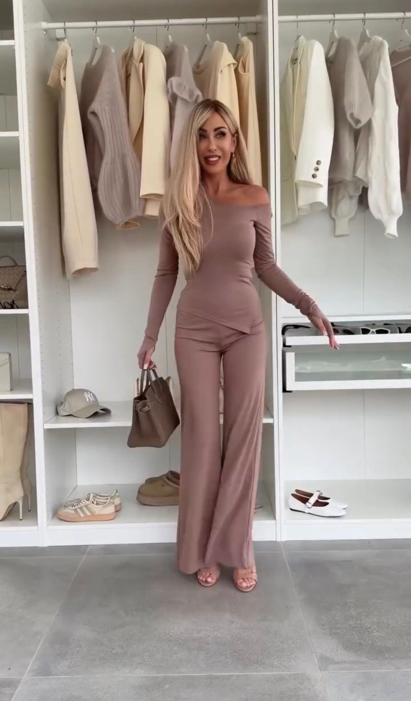 Mandy Soft Valmont — Conjunto Top Asimétrico & Wide Leg | Suavidad Estructurada