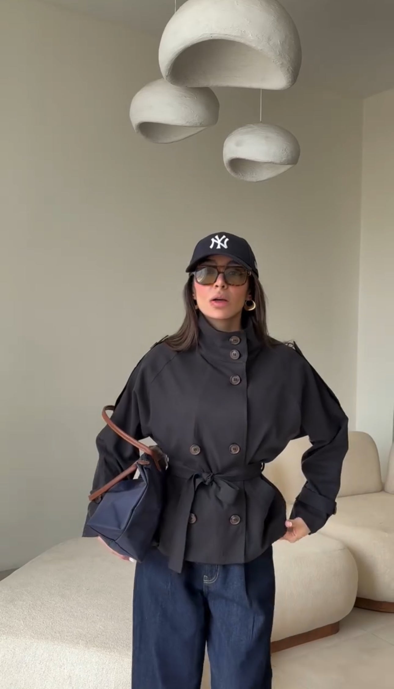 Byblos Trench Valmont — Gabardina Corta Doble Botonadura | Trench de Luxe