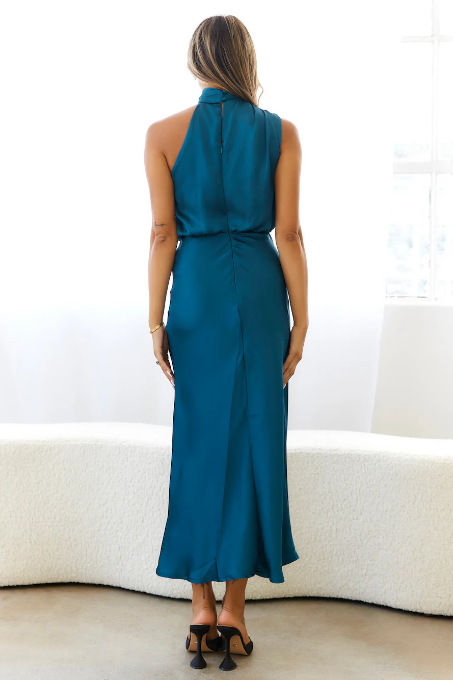 Mariana Valmont — Vestido Escote Americano | Verano 2026