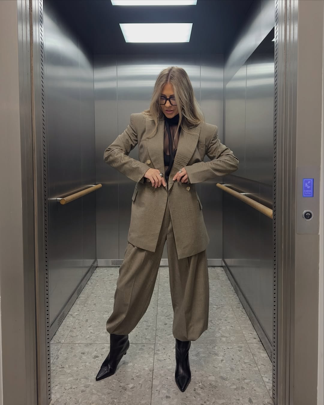 París Noir Valmont — Conjunto Blazer Oversize & Palazzo | La Parisienne