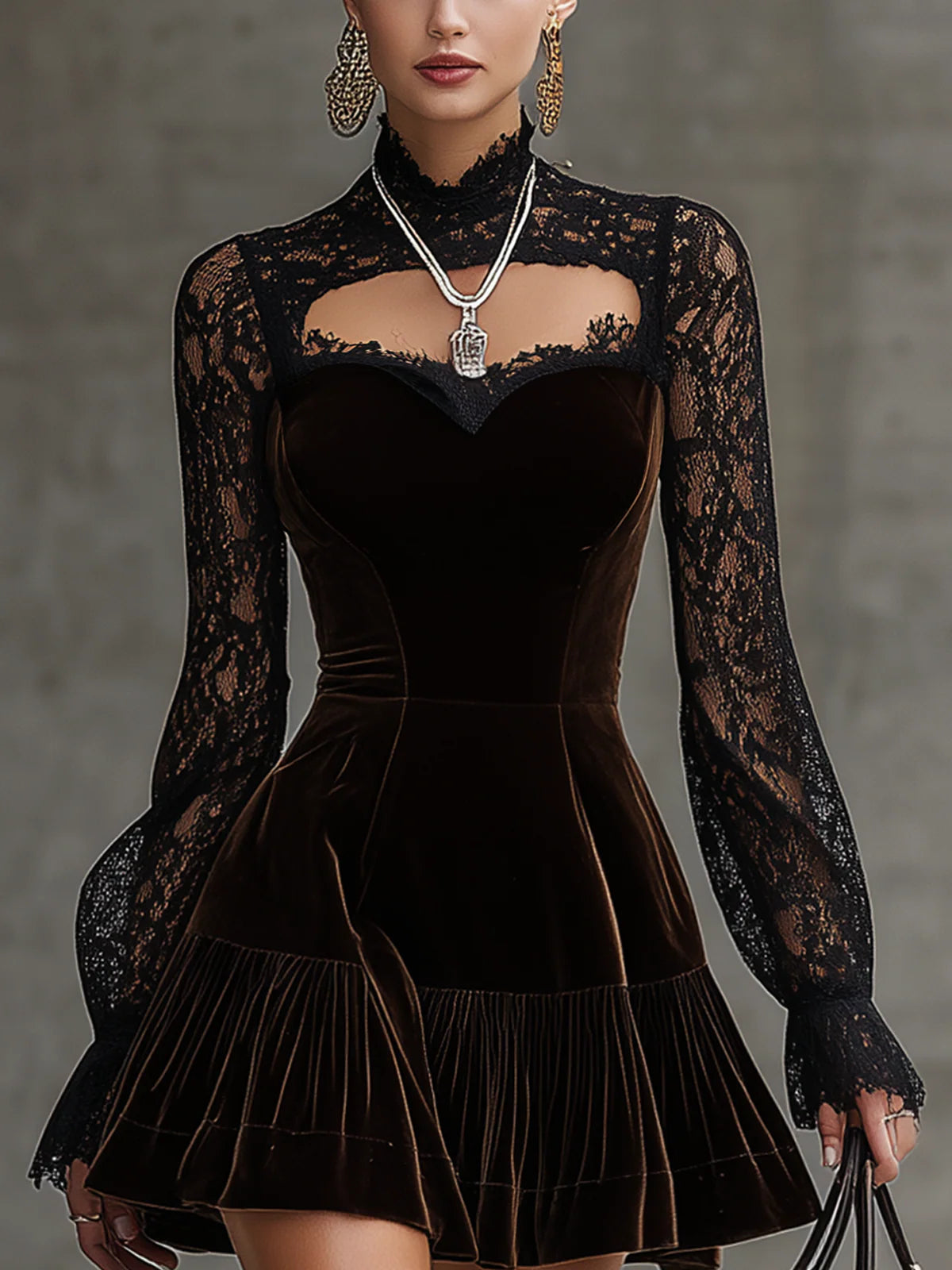 Dentelle Valmont — Vestido Mini Terciopelo Mangas de Encaje | Romántica