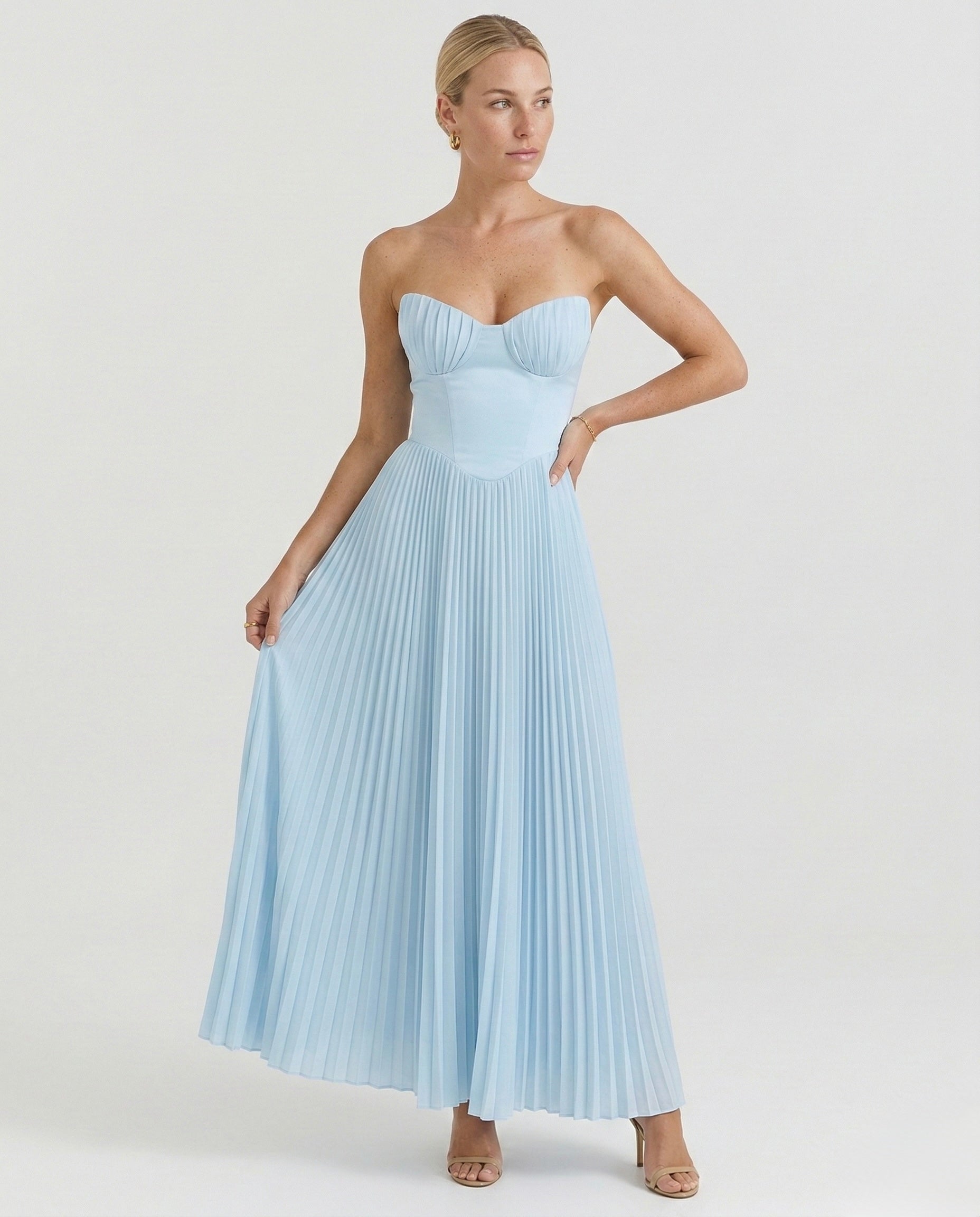 Céleste Valmont — Vestido Aura Celeste | Aura Collection