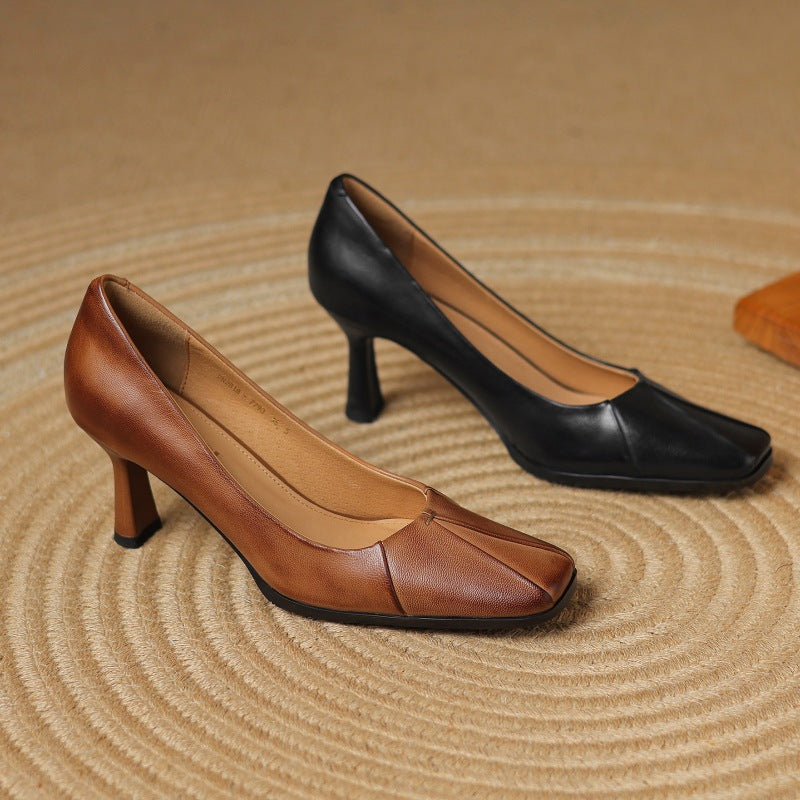 Escarpín  Valmont — Punta Cuadrada Premium | Coñac y Negro