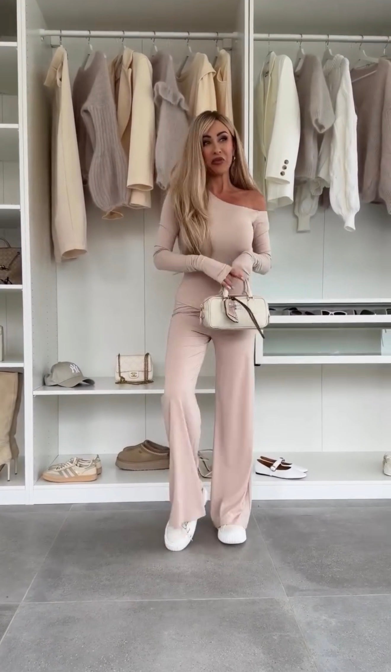Mandy Soft Valmont — Conjunto Top Asimétrico & Wide Leg | Suavidad Estructurada