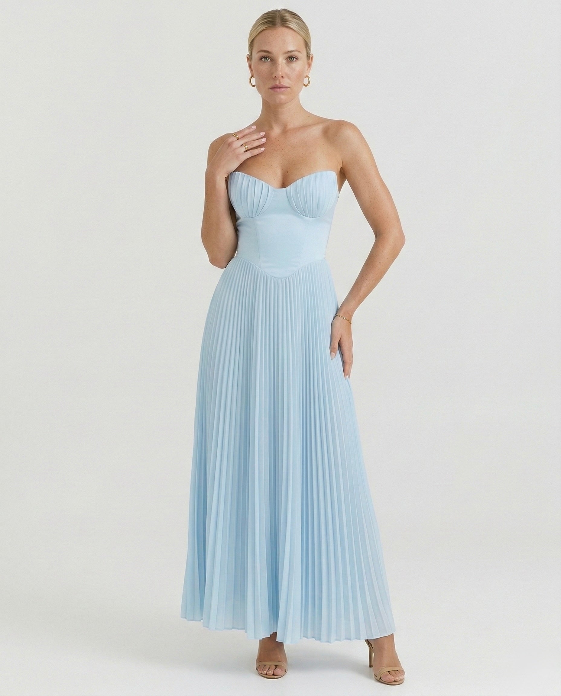 Céleste Valmont — Vestido Aura Celeste | Aura Collection
