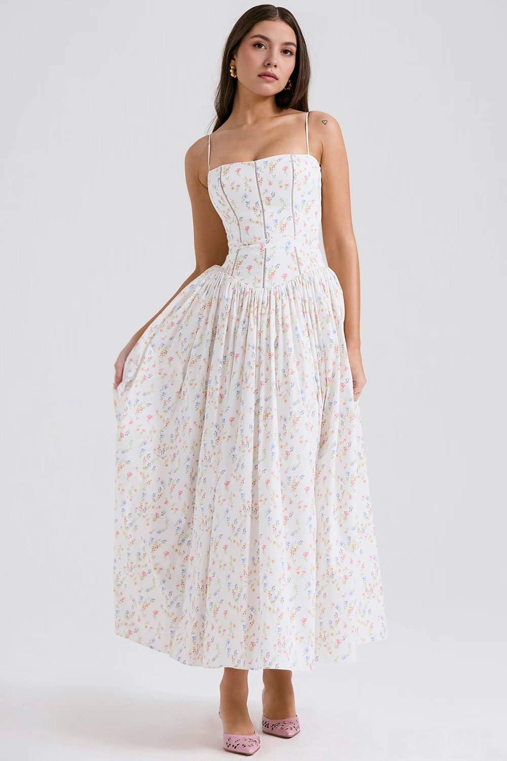 Estrella Valmont — Vestido Midi Floral | Colección Marbella 2026