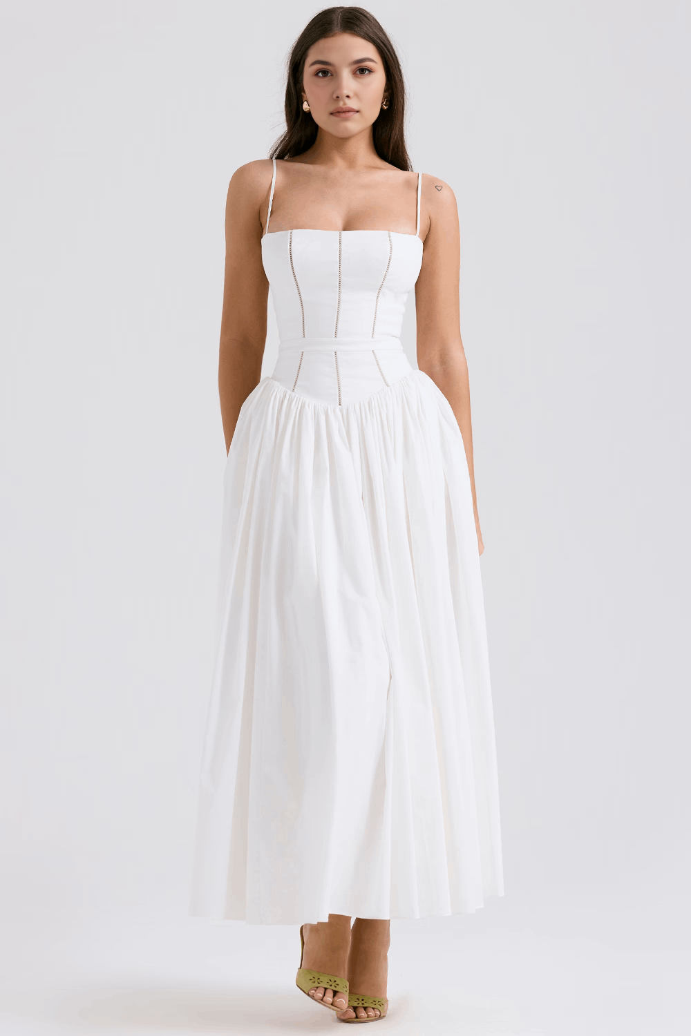 Estrella Valmont — Vestido Midi Floral | Colección Marbella 2026
