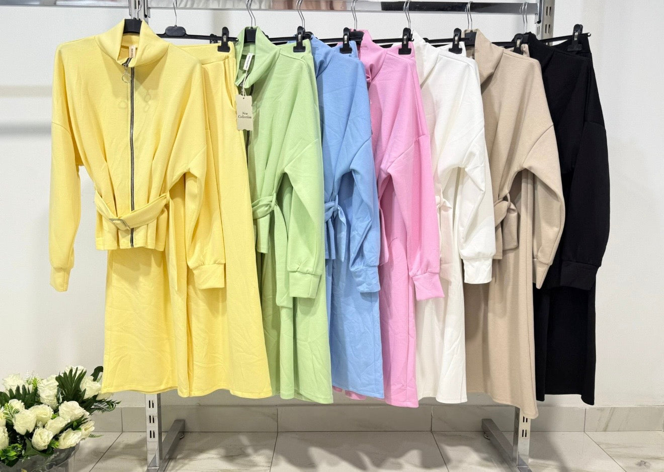 Ilary Valmont — Conjunto Deportivo Palazzo & Sudadera | Athleisure Luxe