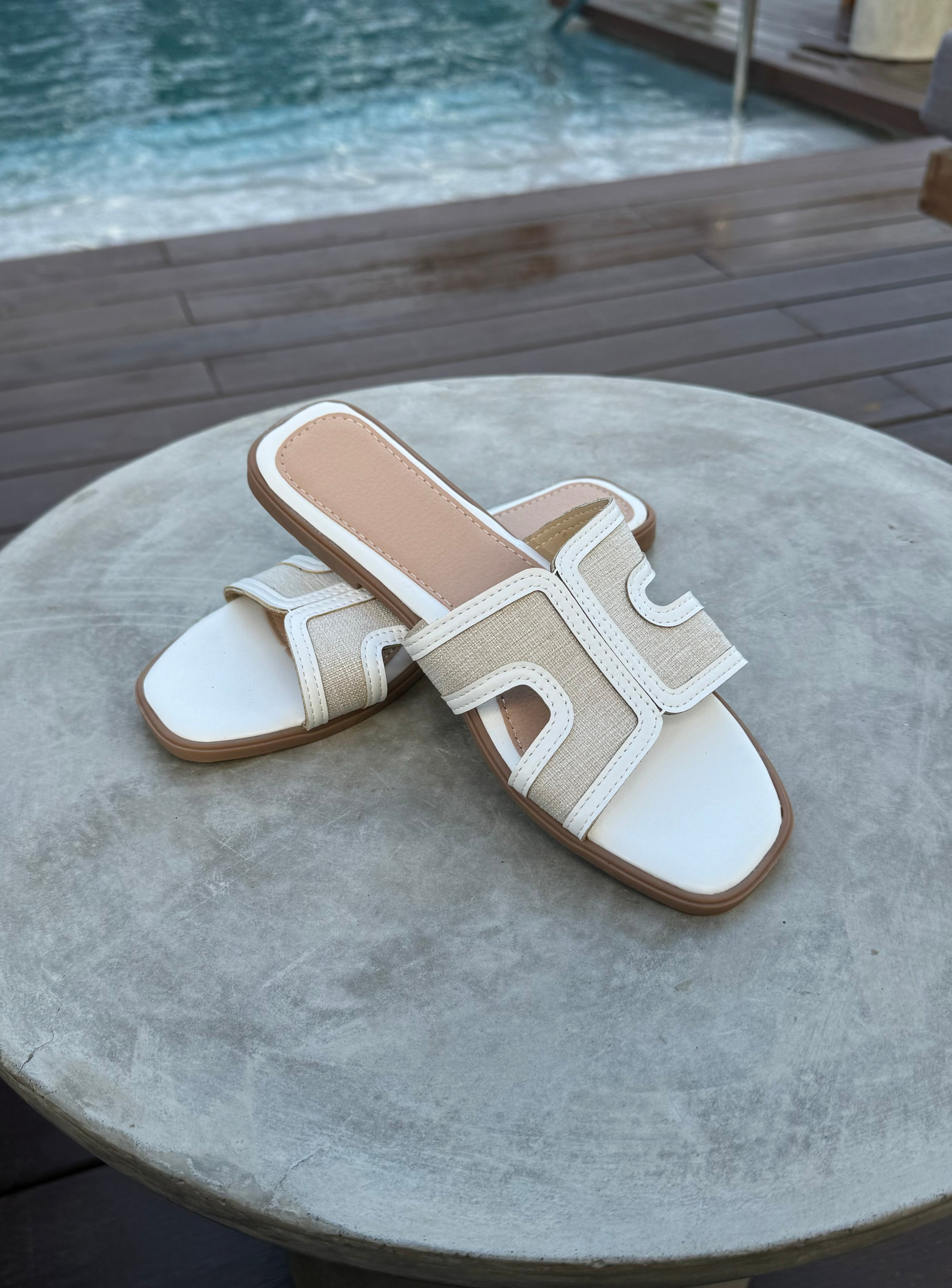 Carys Valmont — Sandalia Blanca Premium | Verano Mediterráneo