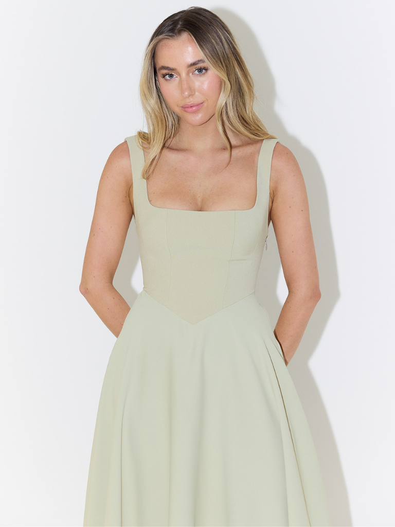 Melisa Grace Valmont — Vestido Grace | Elegancia Discreta