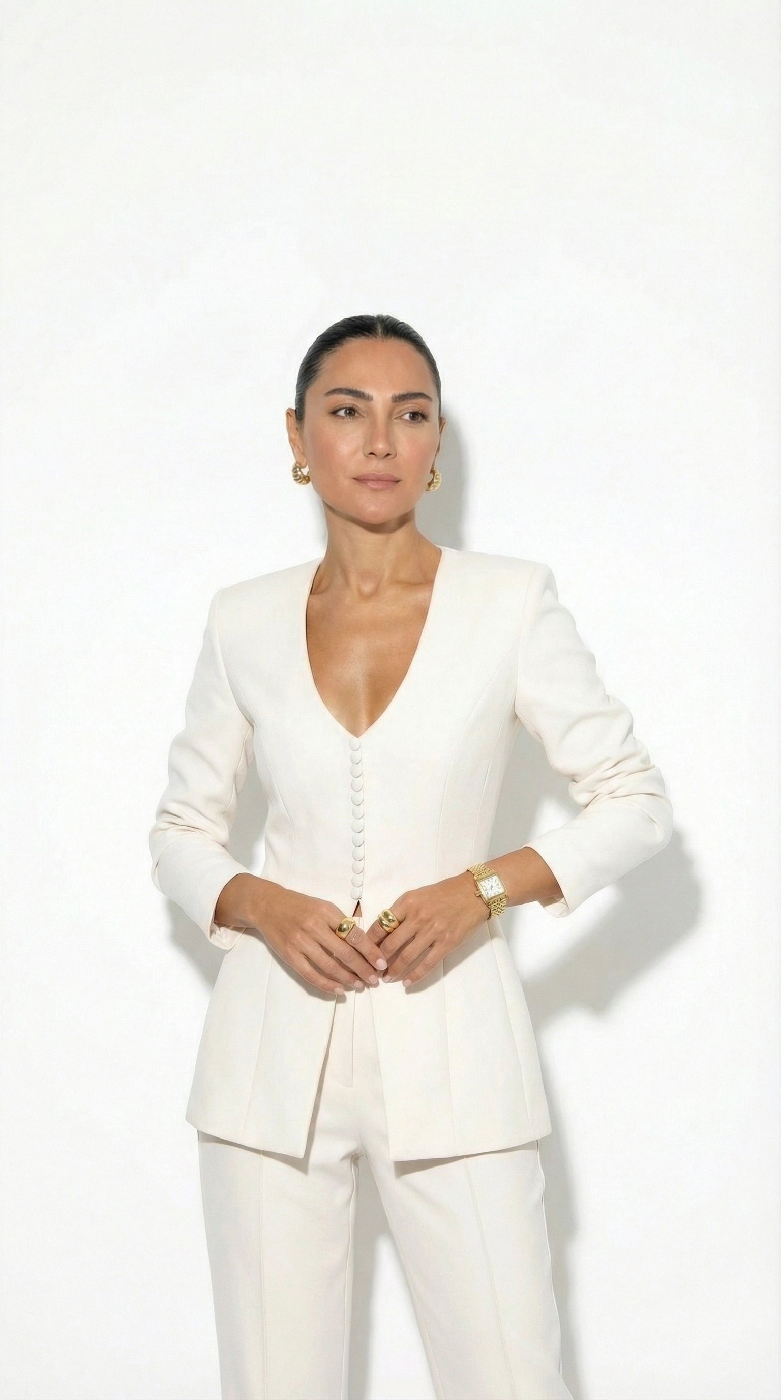Madame Valmont — Traje Sastre Blanco | Poder Femenino Absoluto