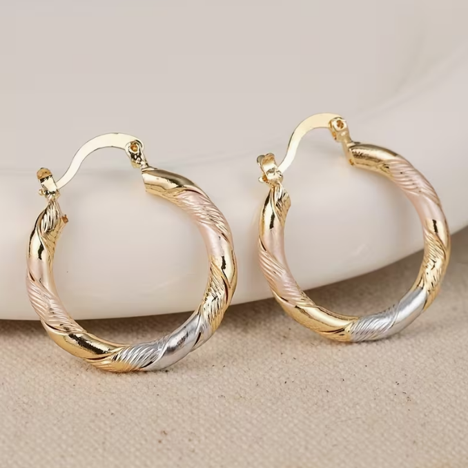 Pendientes Créoles Torsadées Valmont — Elegancia irresistible | Elegante