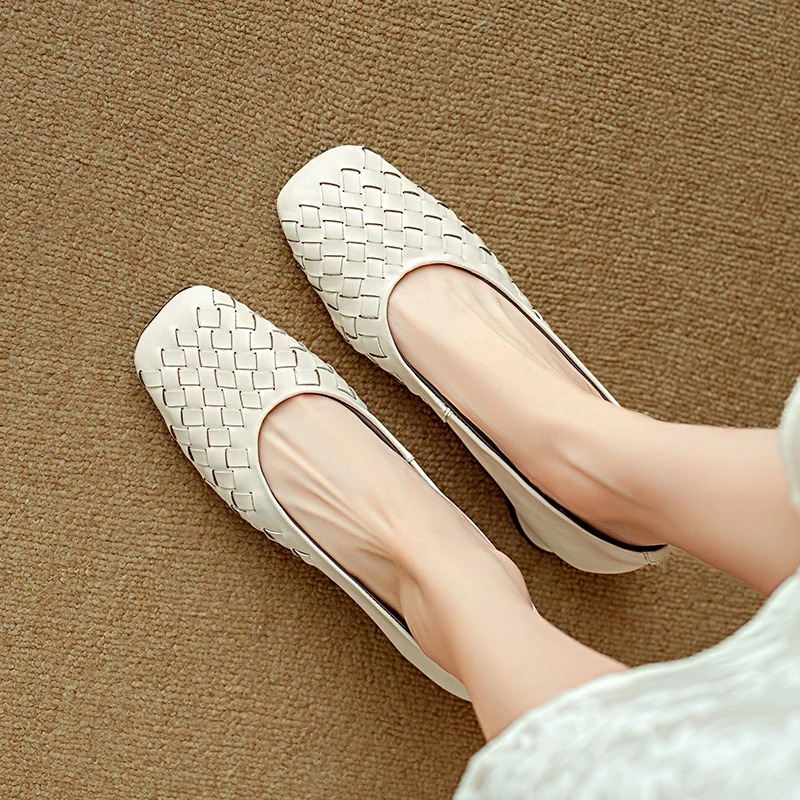 Bailarina Marcelle Valmont — Cuero Tejido Elegante | Negro y Blanco