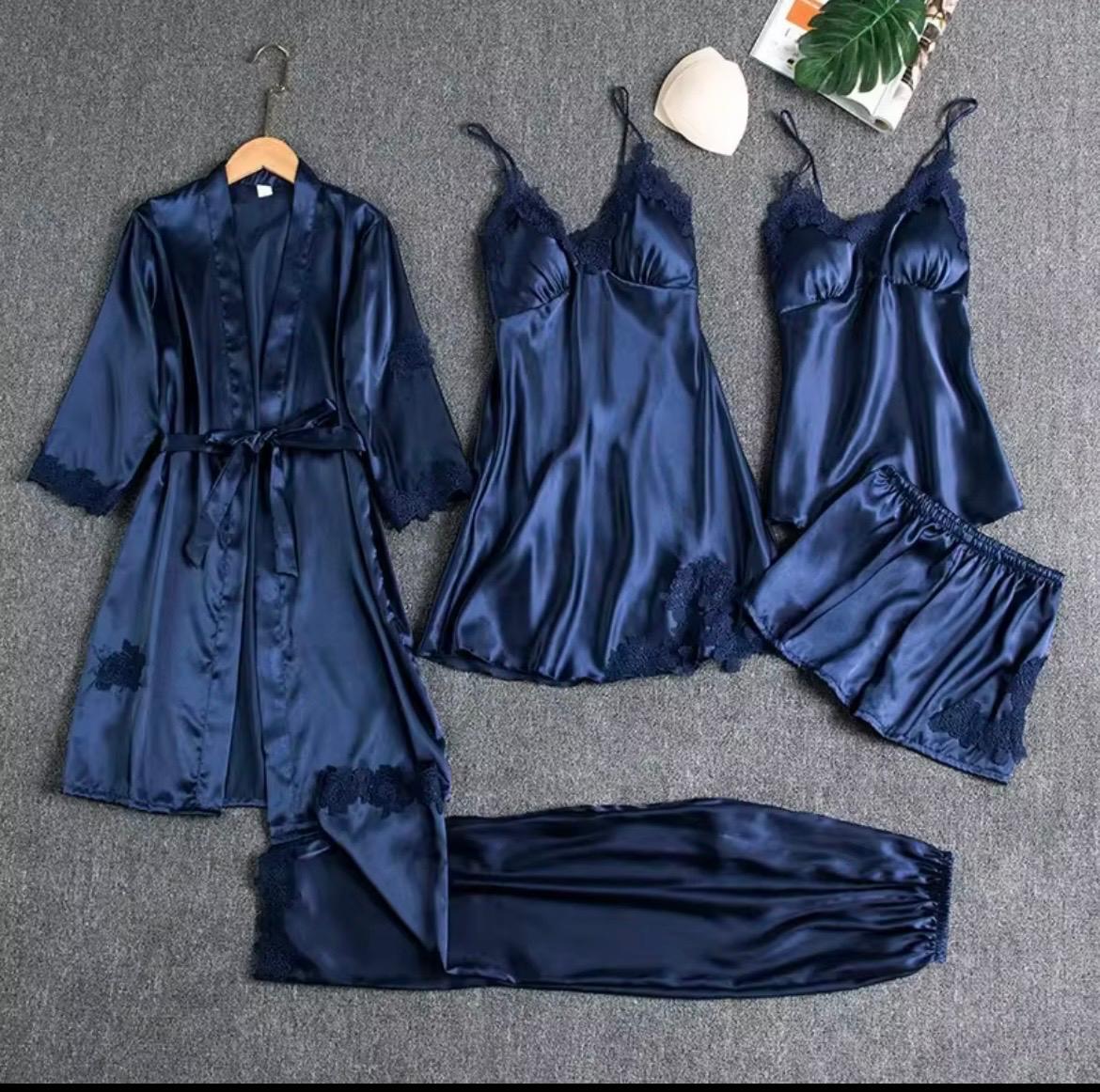 Pijama Ensemble Valmont — Conjunto de Noche 4 Piezas | Rosa, Gris, Negro, Azul y Rojo