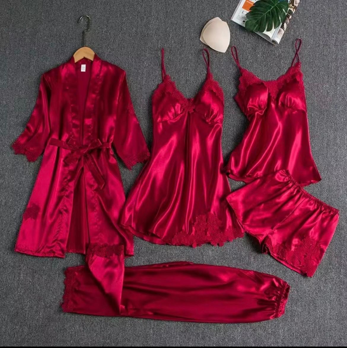 Pijama Ensemble Valmont — Conjunto de Noche 4 Piezas | Rosa, Gris, Negro, Azul y Rojo
