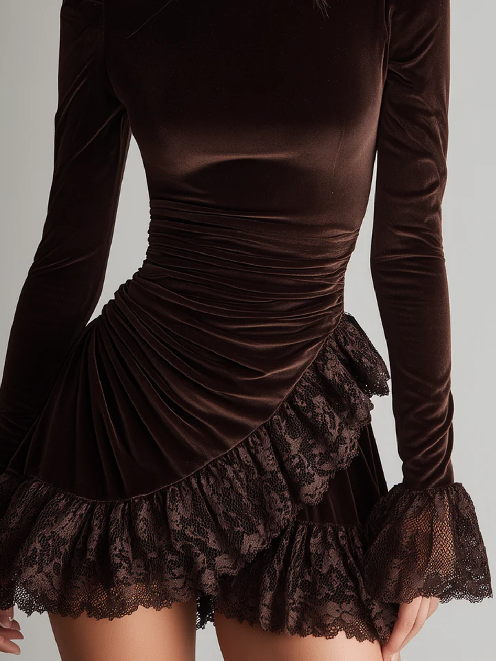 Madeleine Valmont — Vestido Corto Terciopelo con Detalles Encaje | Femme