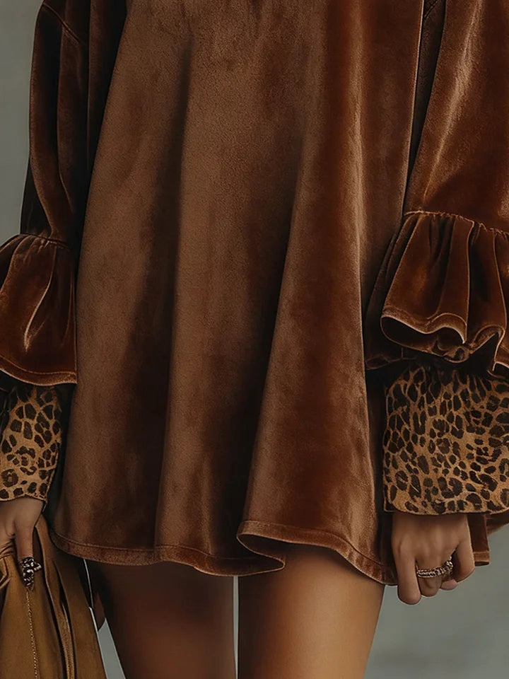 Léopard Valmont — Vestido Trapecio Terciopelo Mangas Leopardo | Audacia Felina