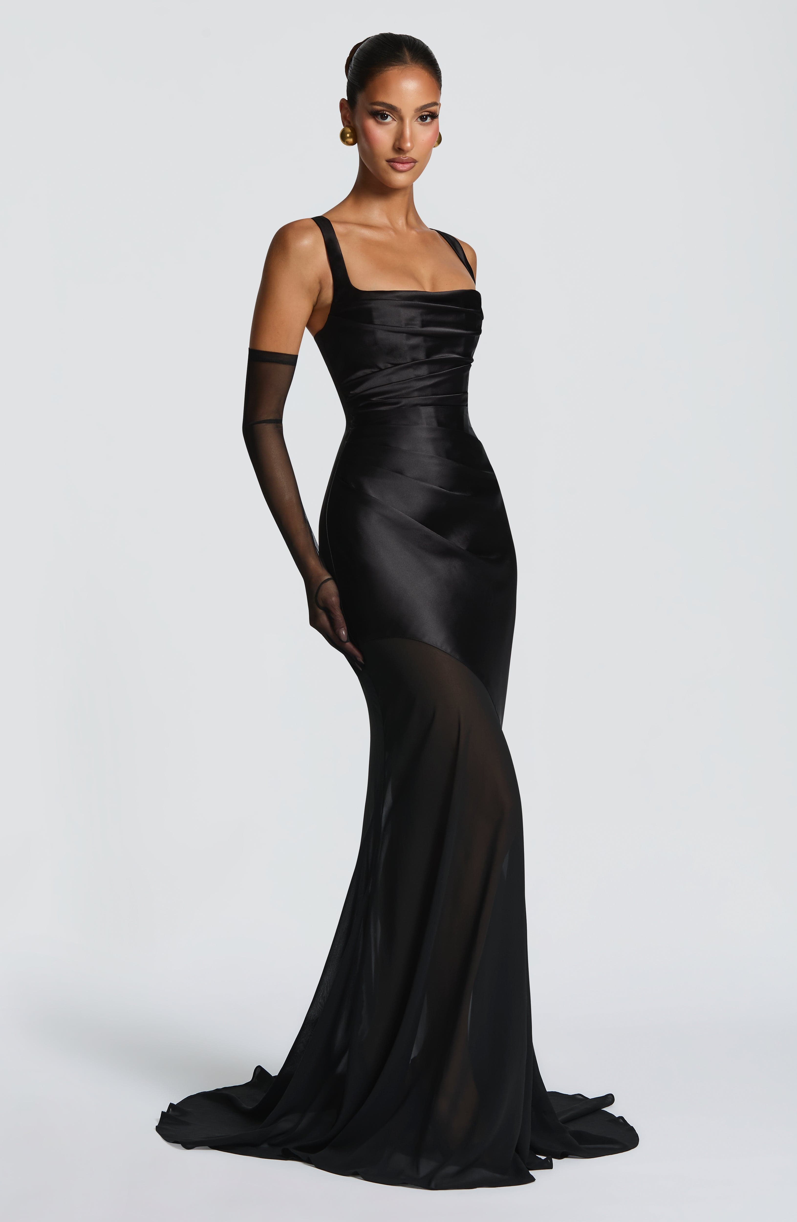 Eliza Valmont — Vestido Negro | Edición Limitada Exclusiva