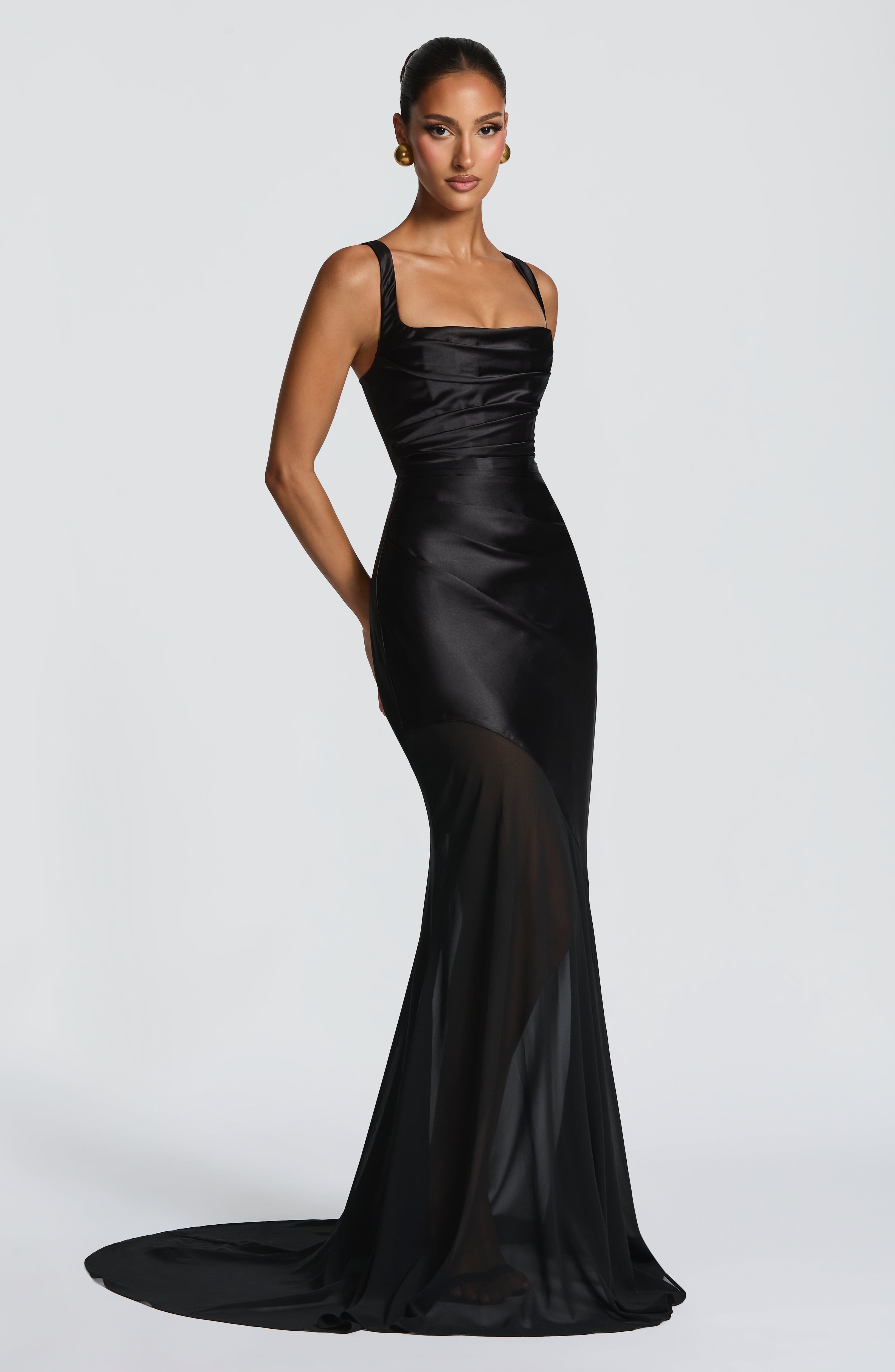 Eliza Valmont — Vestido Negro | Edición Limitada Exclusiva