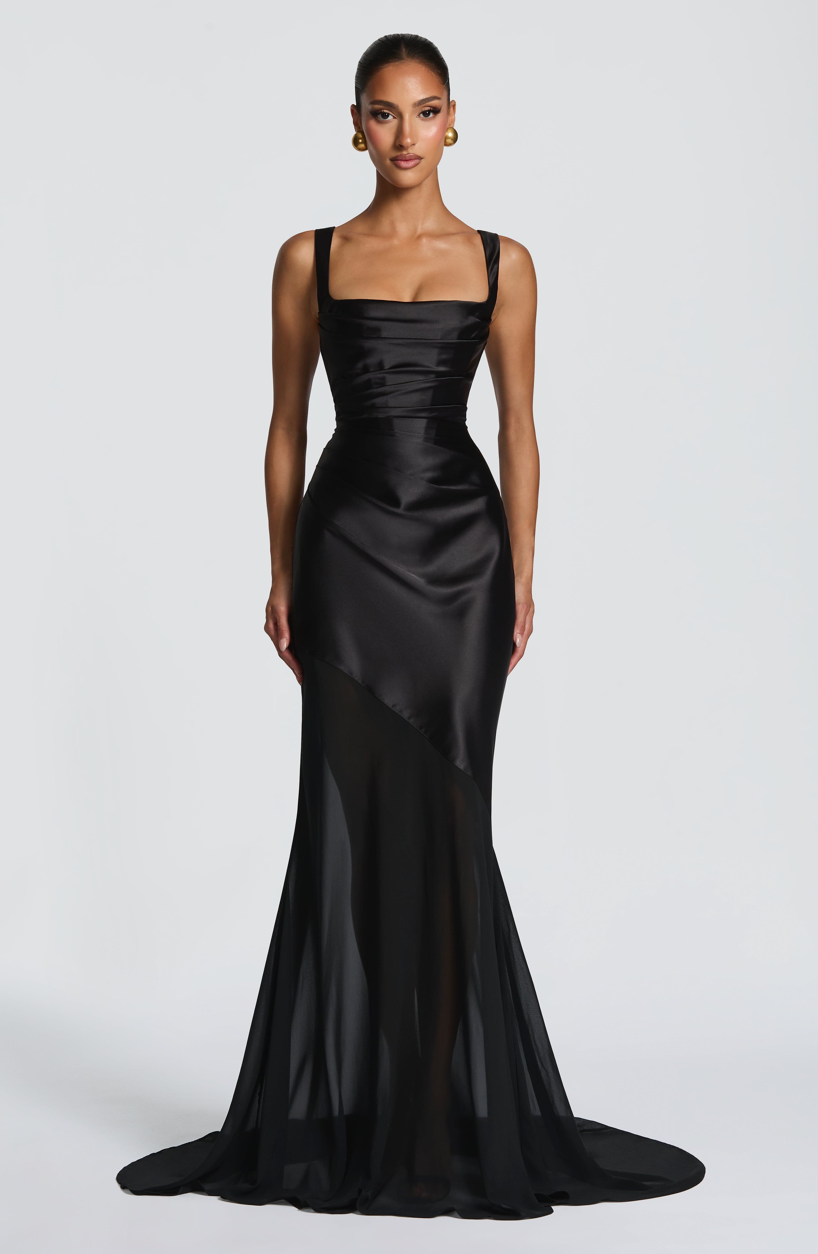 Eliza Valmont — Vestido Negro | Edición Limitada Exclusiva
