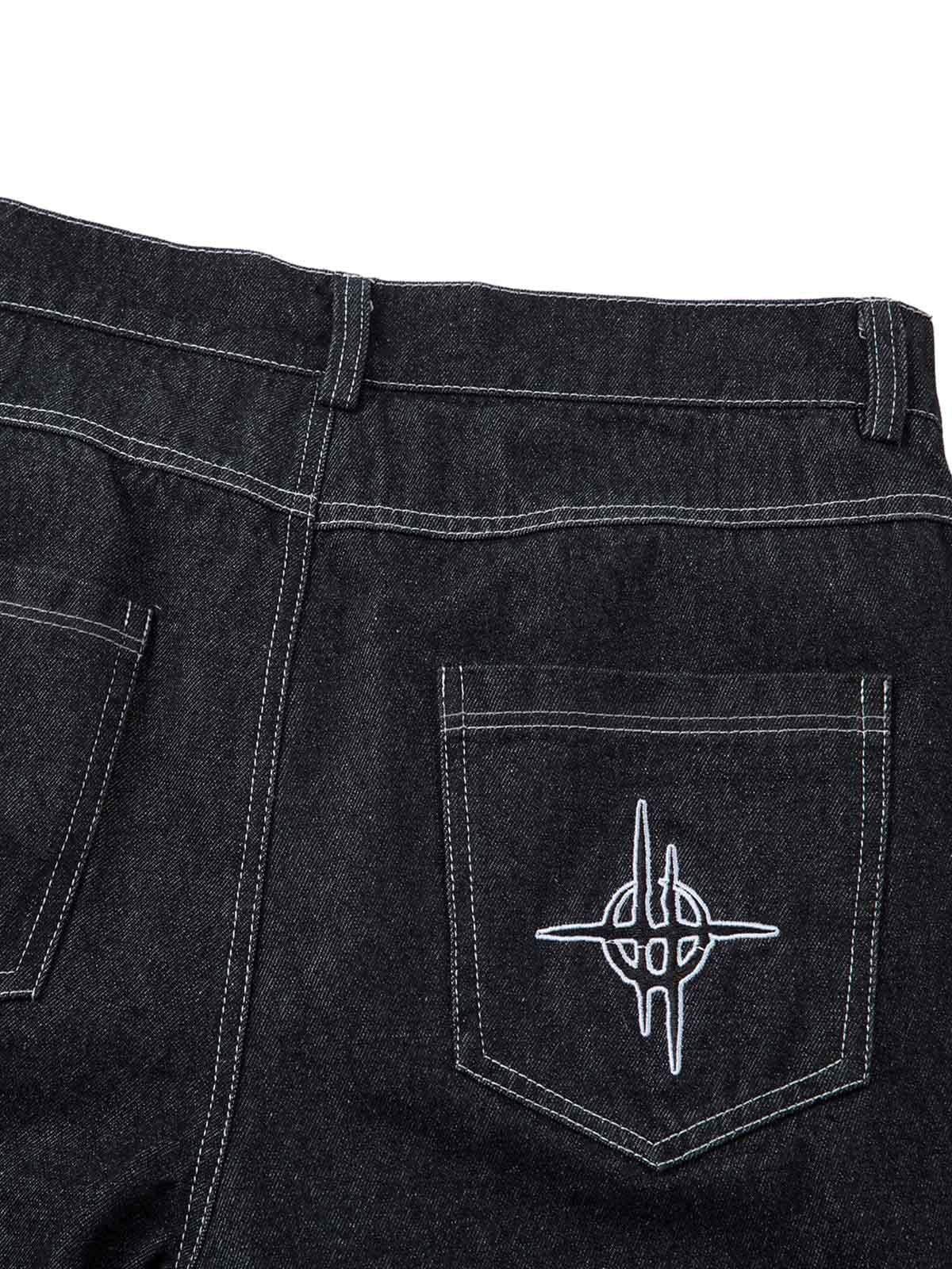 Vaquero Llama Bordada Valmont — Distinción urbana irresistible | Flame