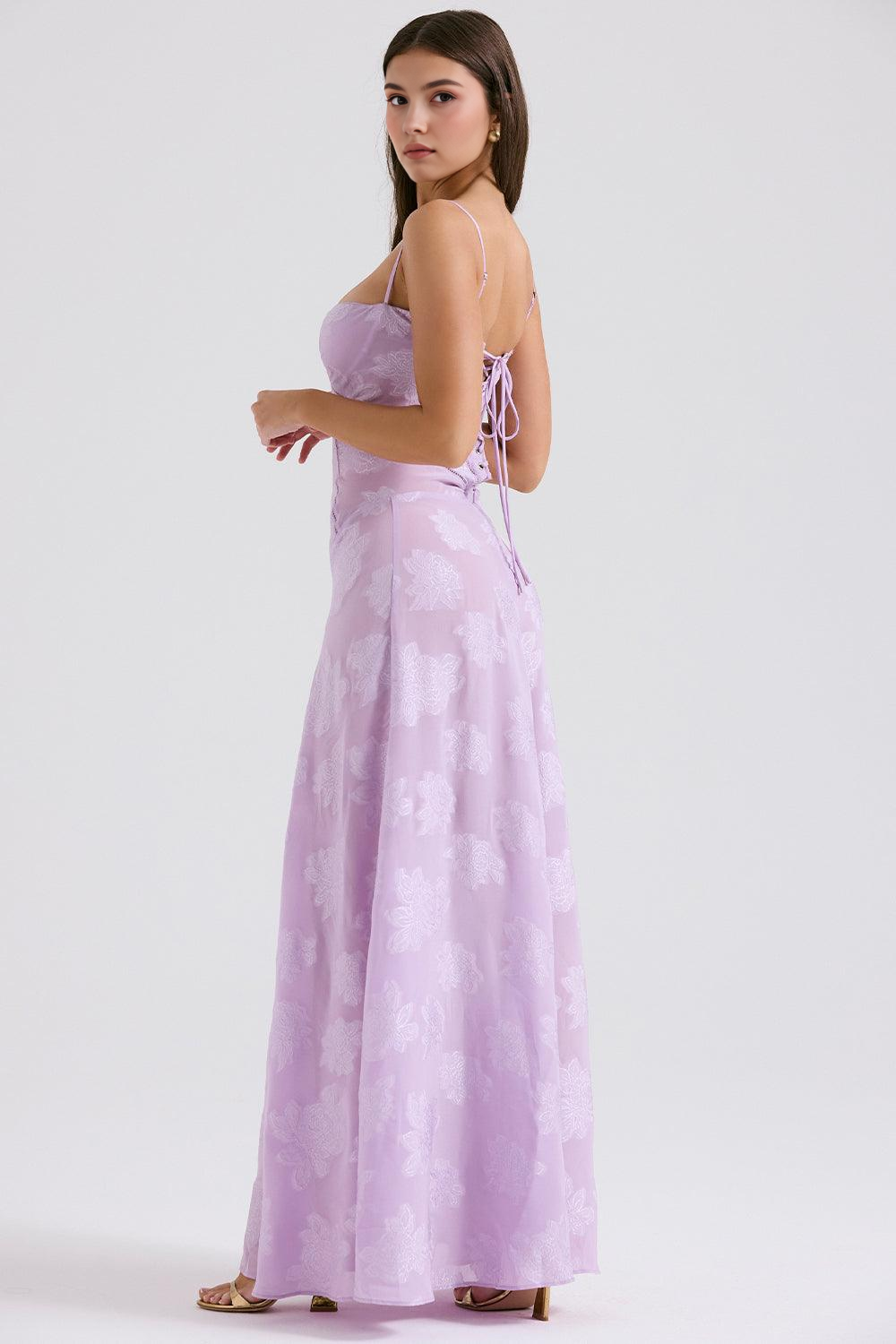 Isla Valmont — Vestido Maxi Escote Corazón & Cintura Ceñida | Primavera 2026