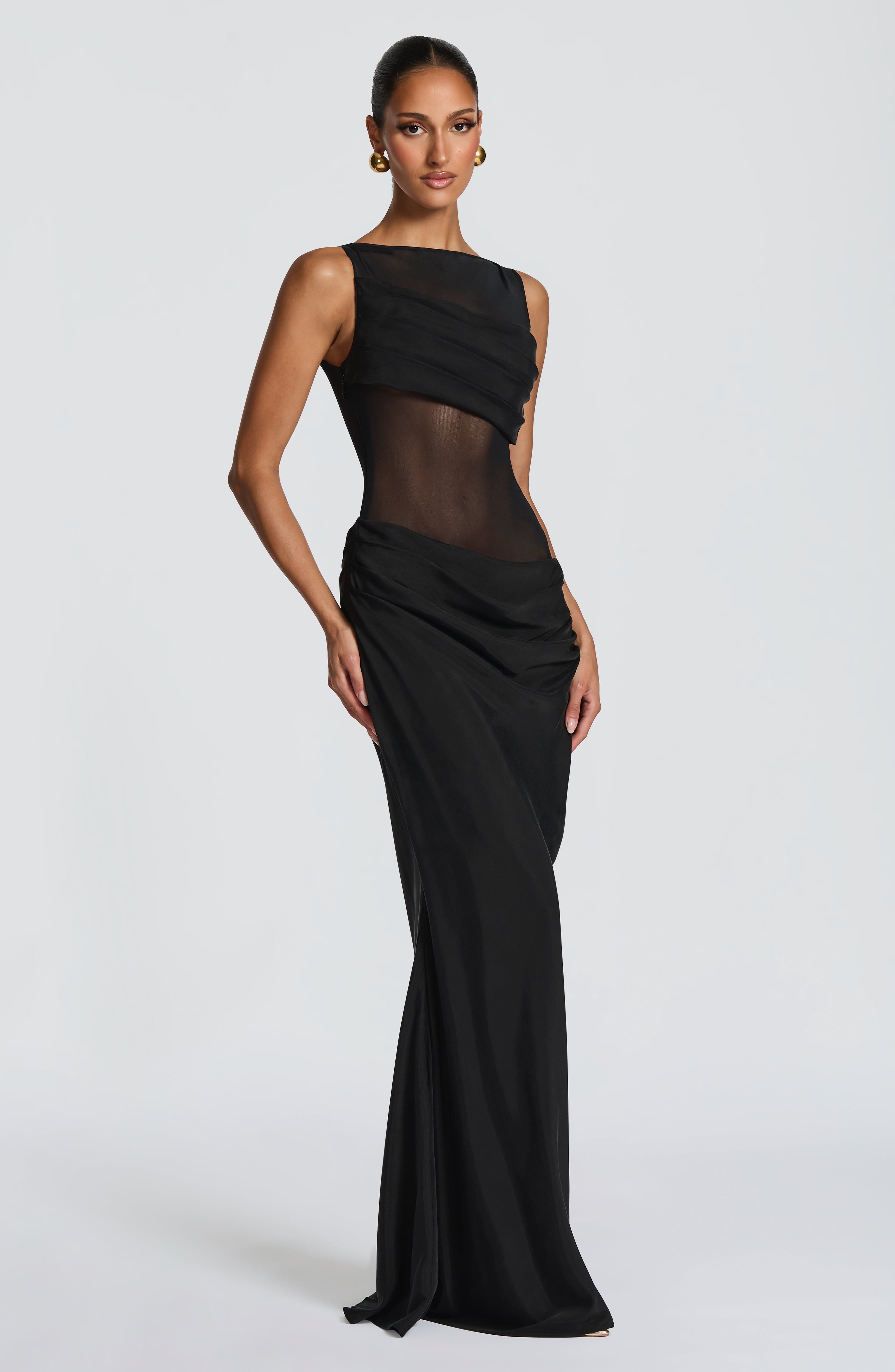 Gracelyn Valmont — Vestido Largo Negro | Silueta de Noche Perfecta