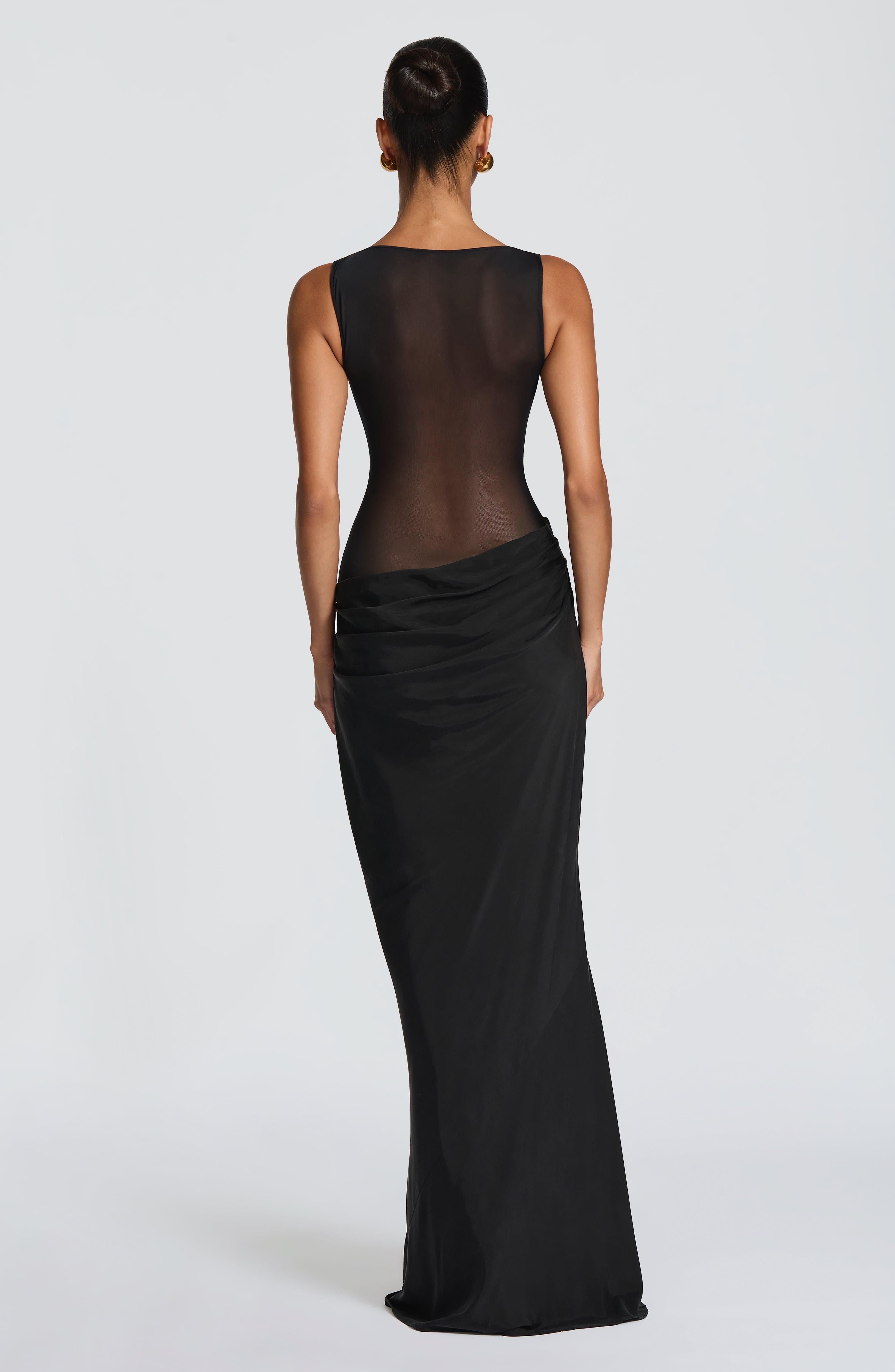 Gracelyn Valmont — Vestido Largo Negro | Silueta de Noche Perfecta