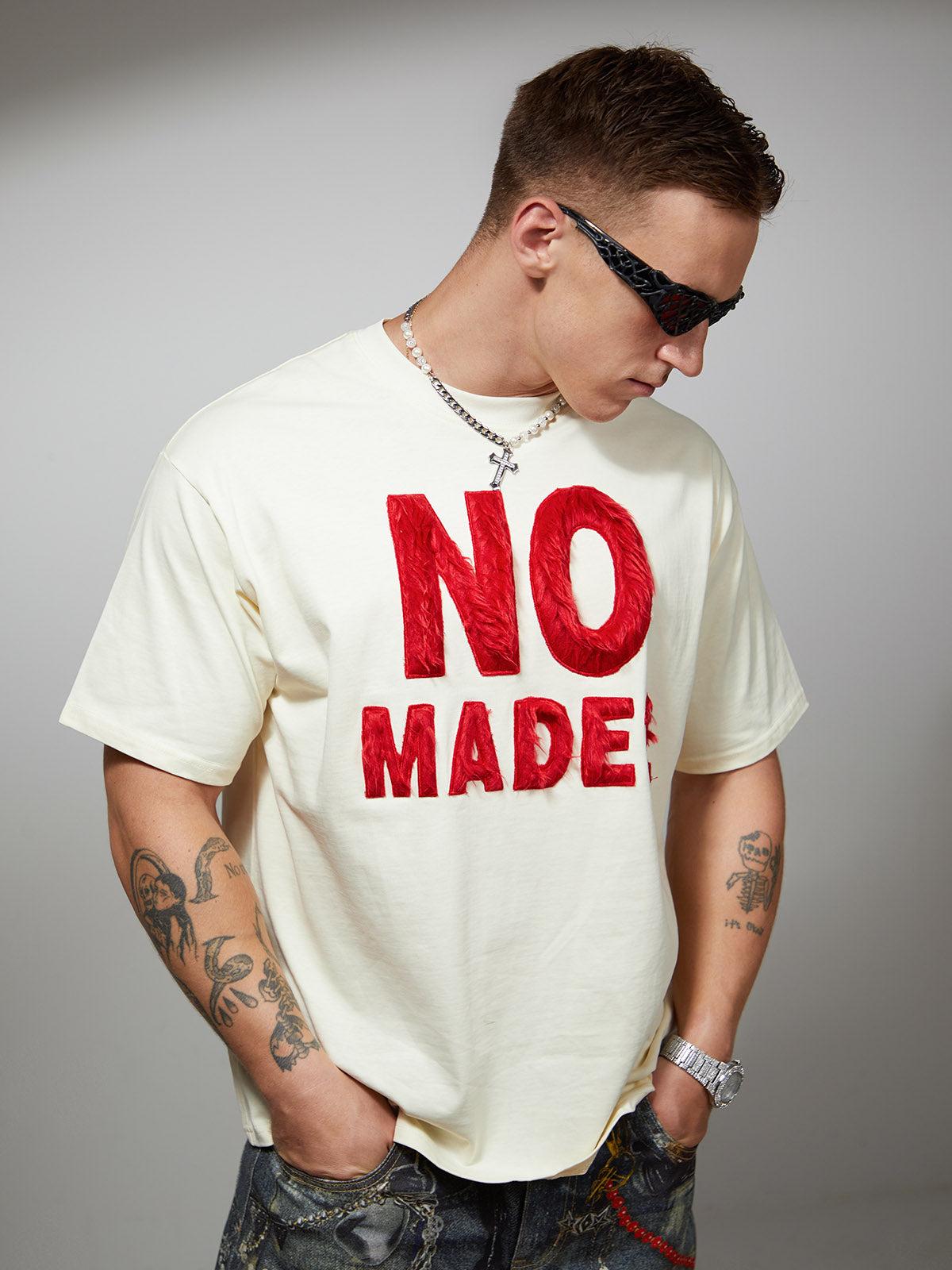 Camiseta Retro Patch Valmont — Distinción urbana irresistible | Rojo