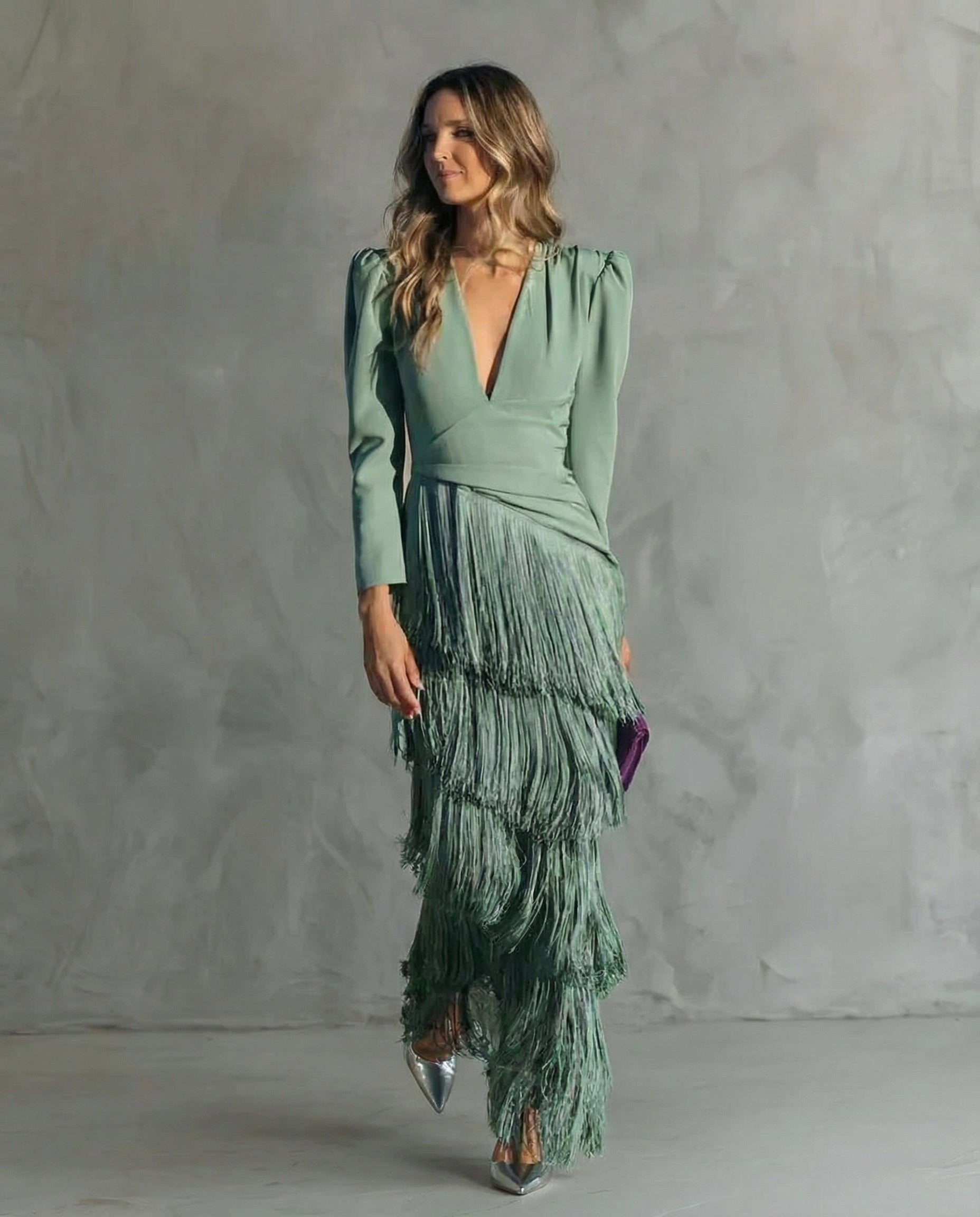 Alessia Valmont — Vestido Midi Elegante con Mangas de Flecos | Detalle que Seduce