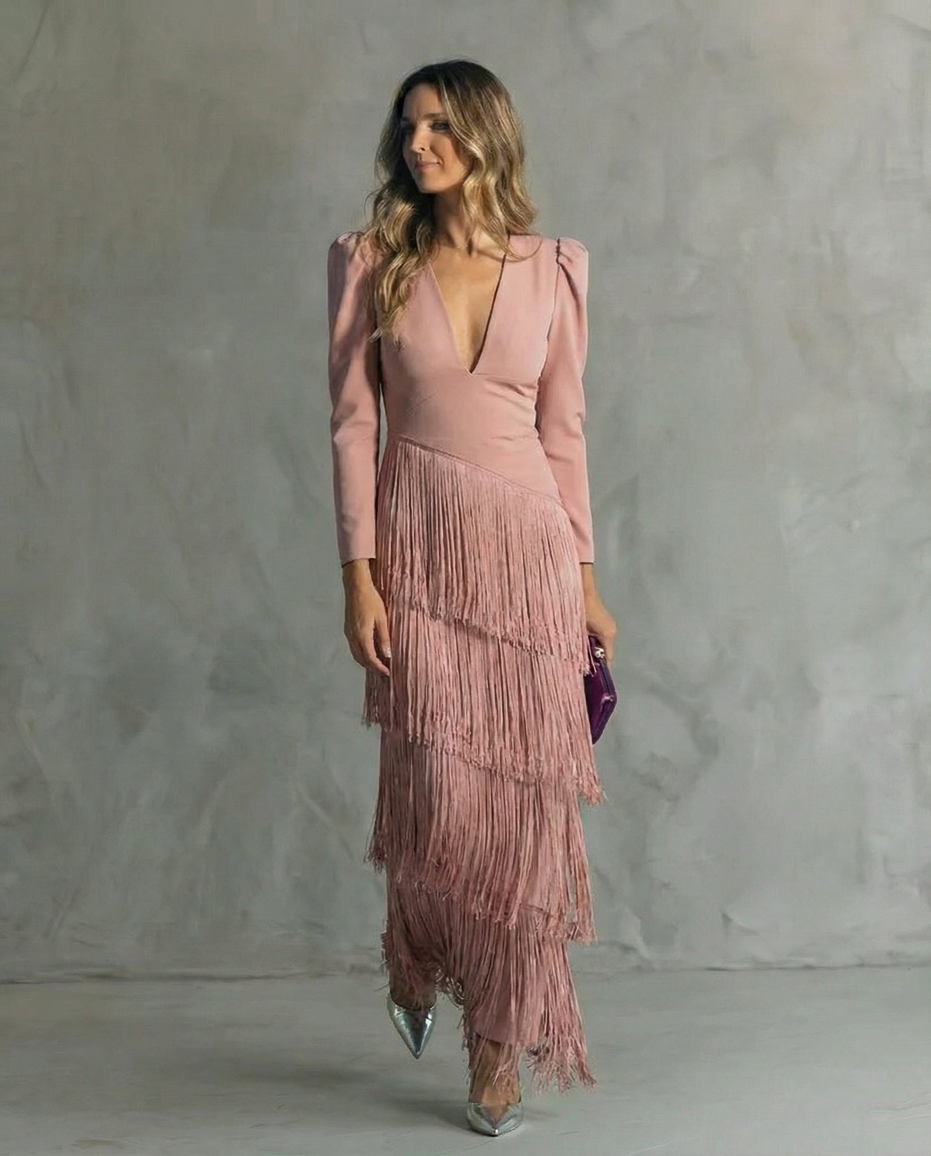Alessia Valmont — Vestido Midi Elegante con Mangas de Flecos | Detalle que Seduce