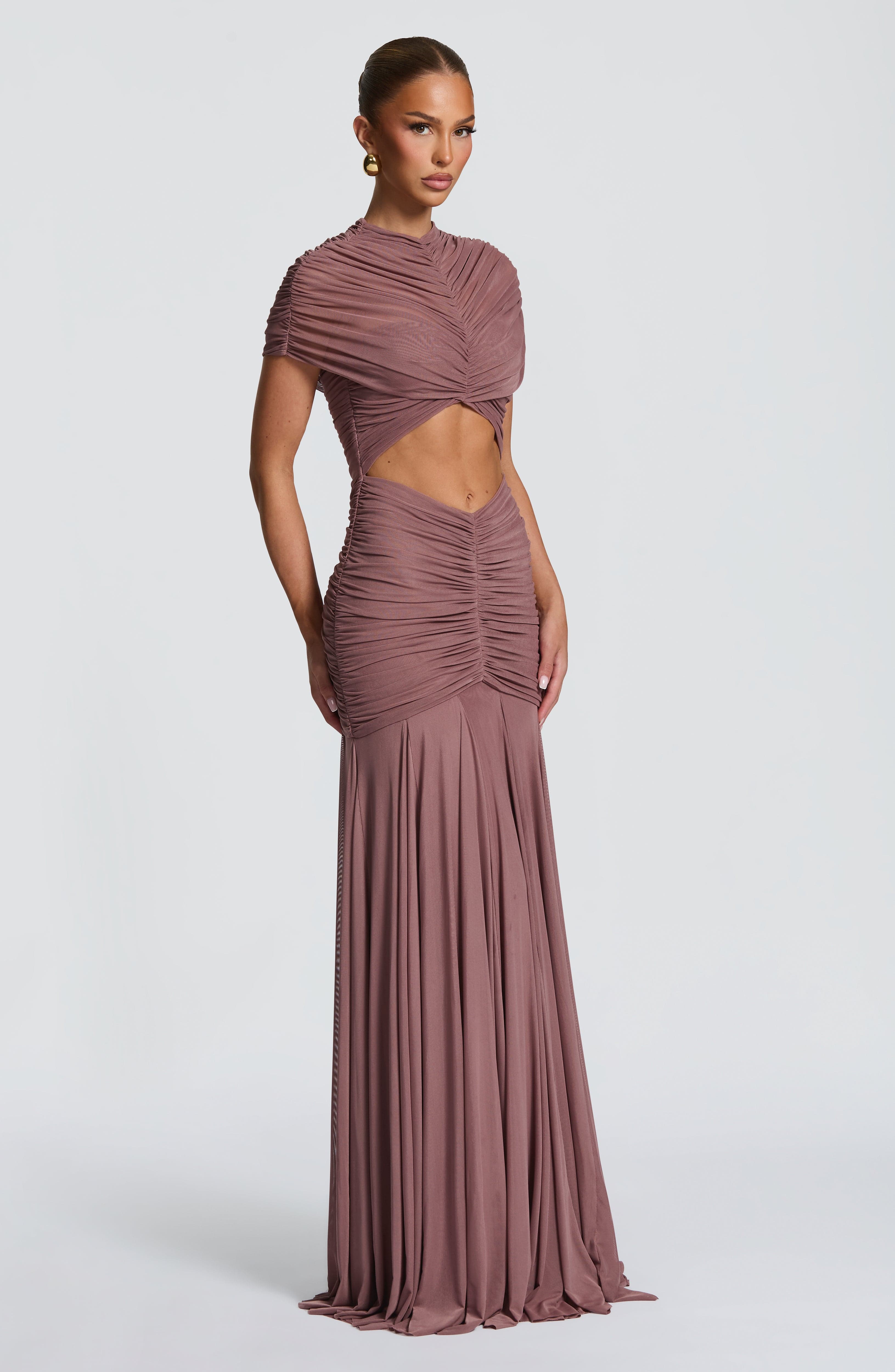 Jaya Valmont — Vestido Largo Rosa Empolvado | Edición Limitada
