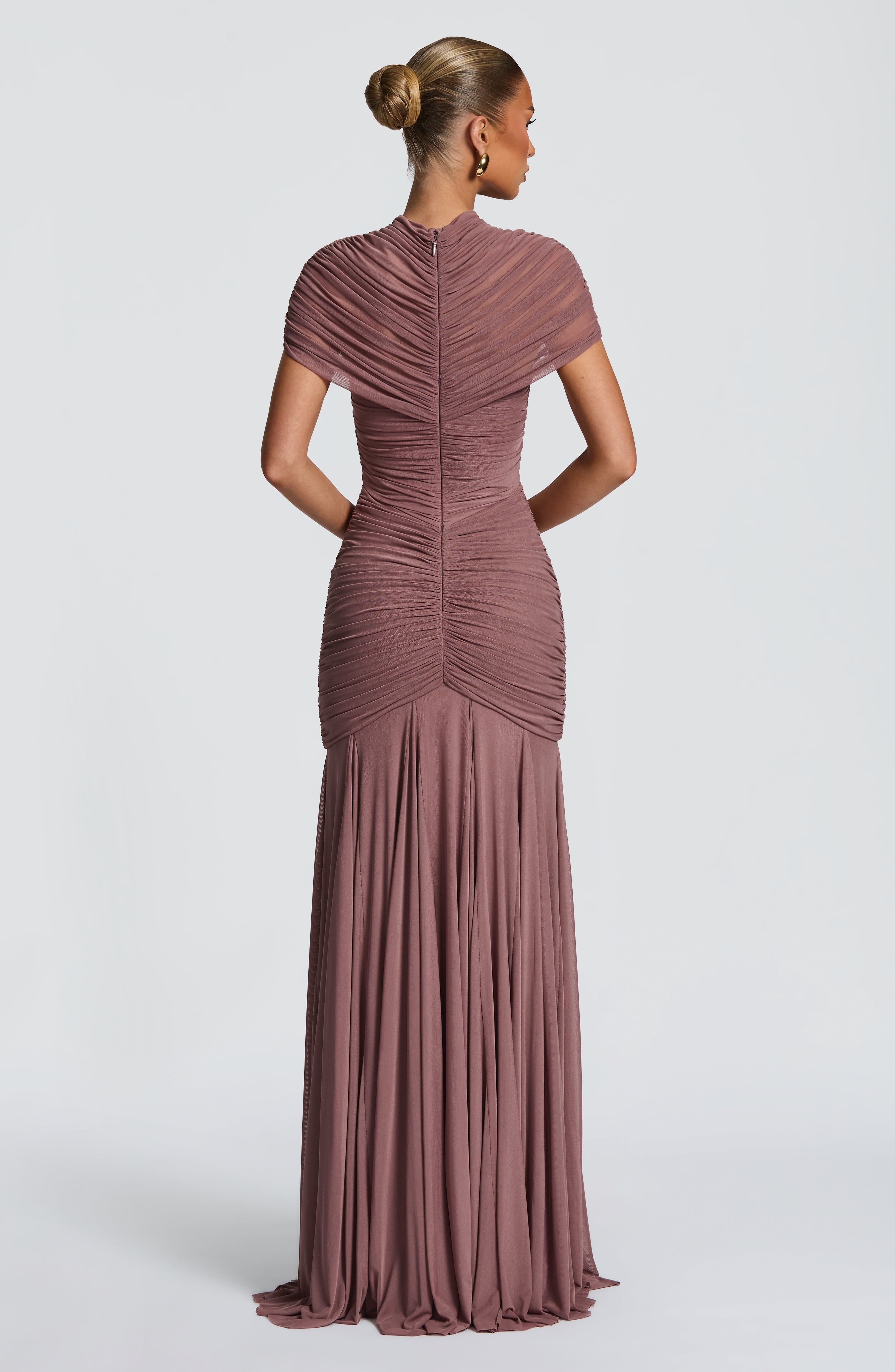 Jaya Valmont — Vestido Largo Rosa Empolvado | Edición Limitada
