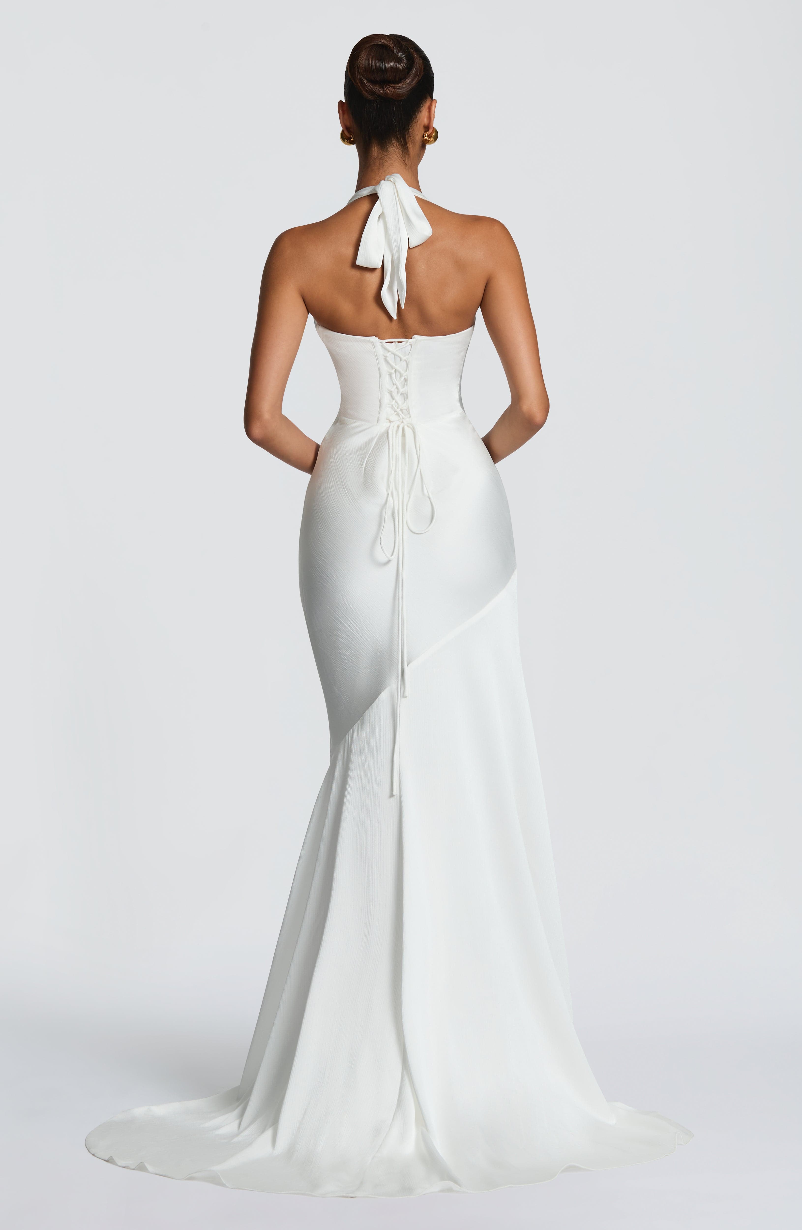 Kirsten Valmont — Vestido Marfil | Edición Limitada Atemporal