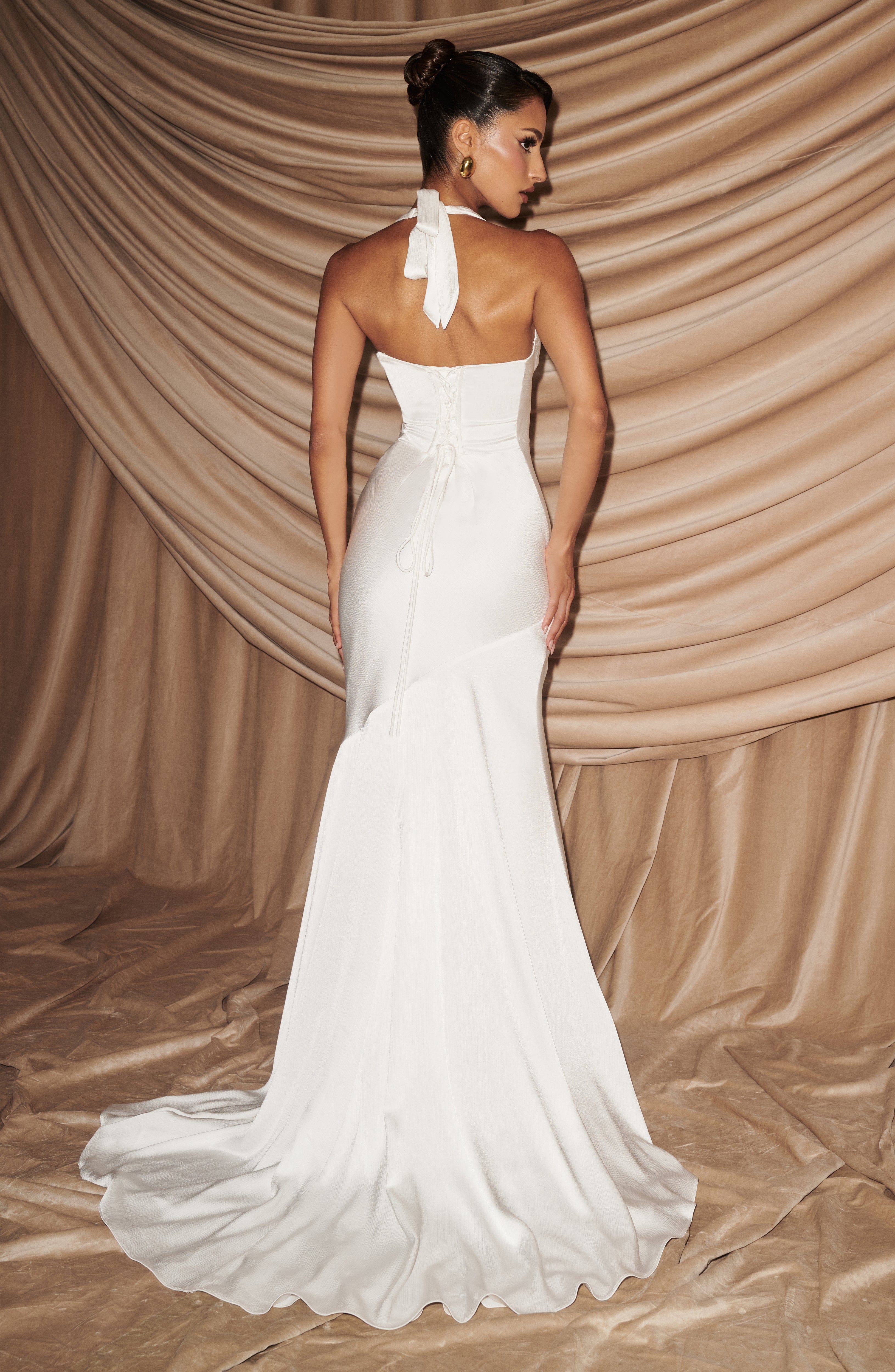 Kirsten Valmont — Vestido Marfil | Edición Limitada Atemporal
