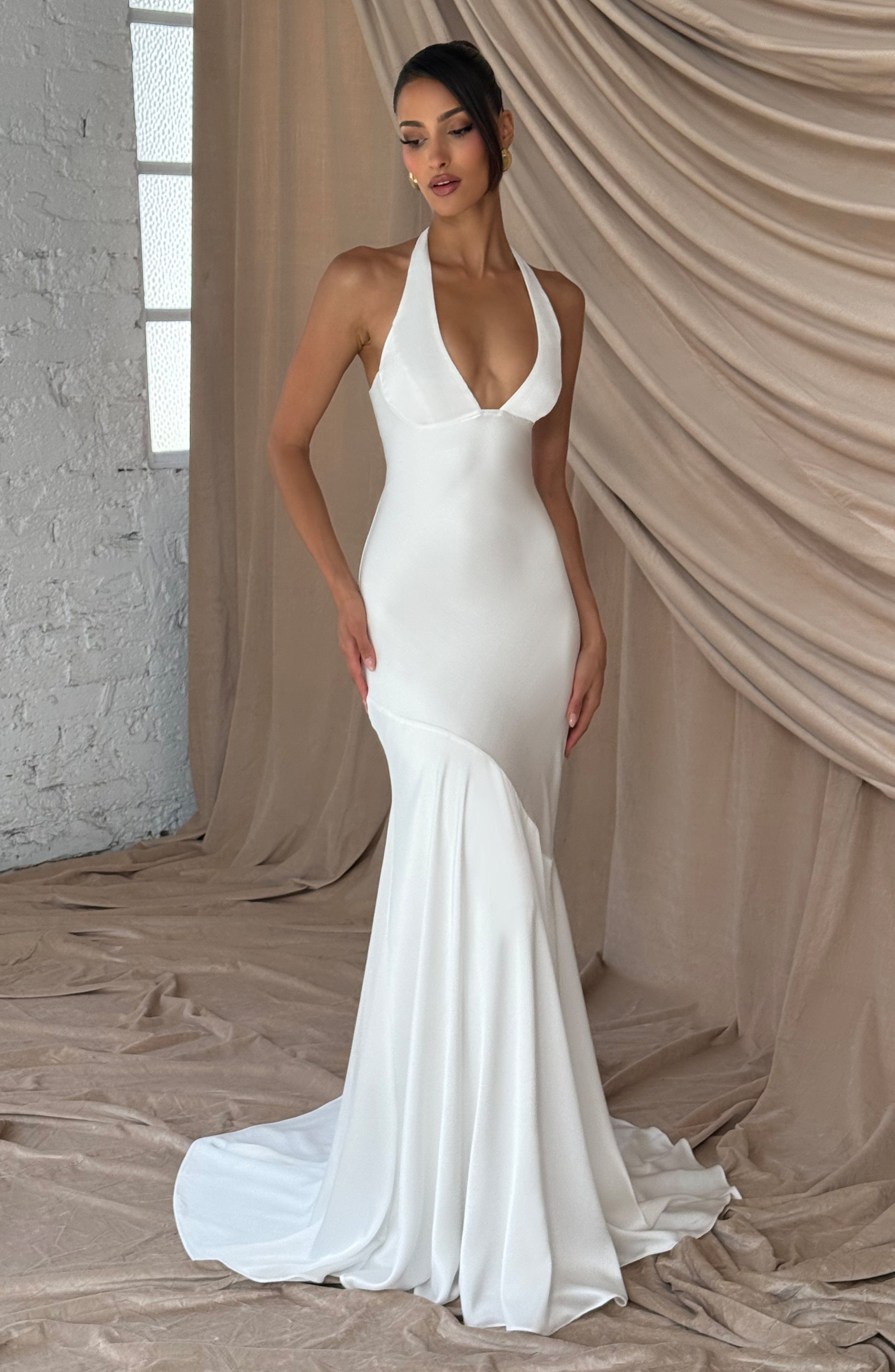 Kirsten Valmont — Vestido Marfil | Edición Limitada Atemporal