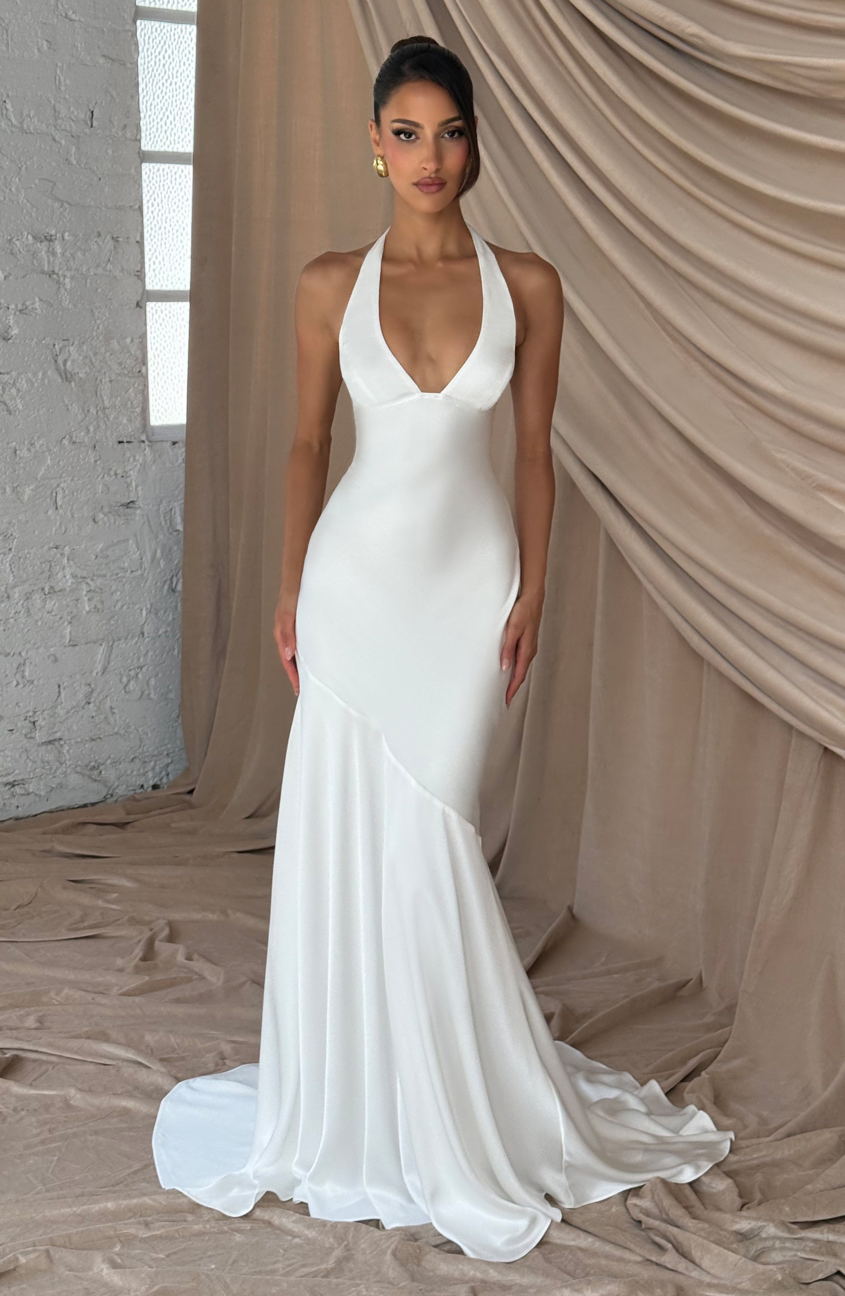 Kirsten Valmont — Vestido Marfil | Edición Limitada Atemporal
