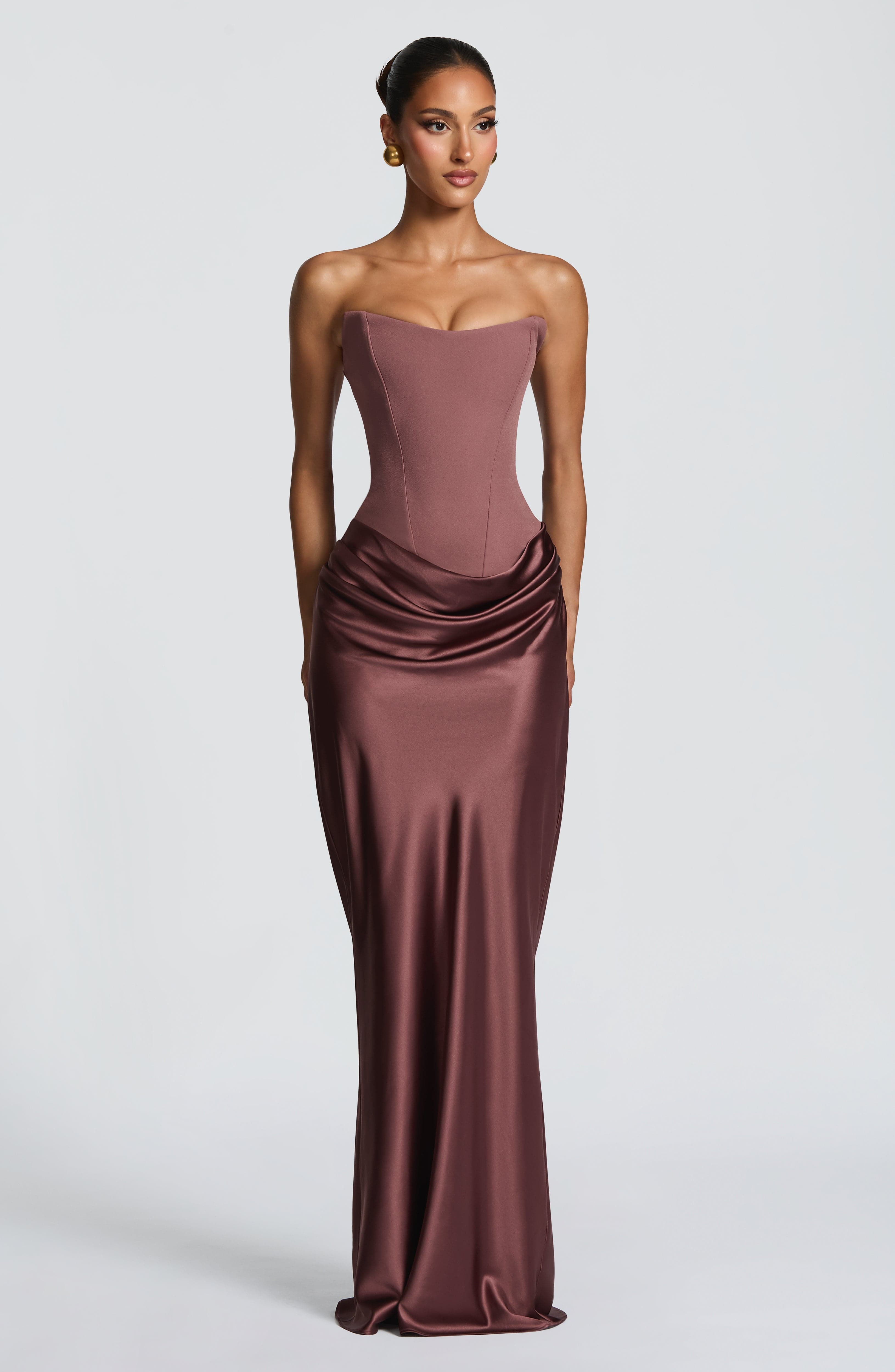 Maggie Valmont — Vestido Largo Rosa Empolvado | Edición Limitada