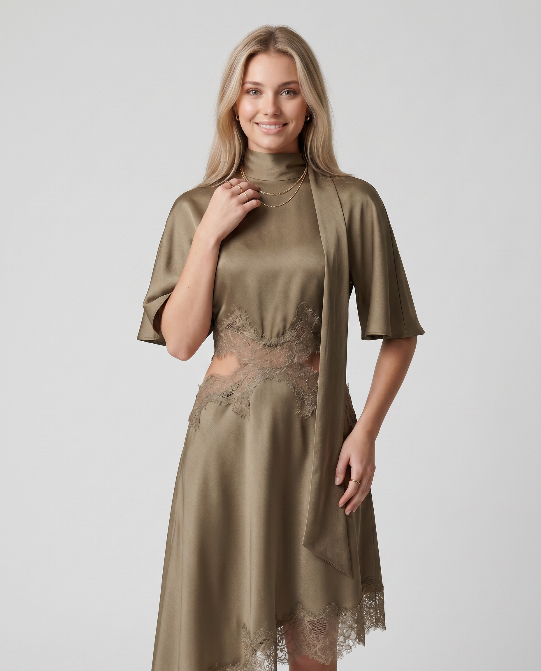 Gala Valmont — Vestido Asimétrico con Encaje | Marbella 2026