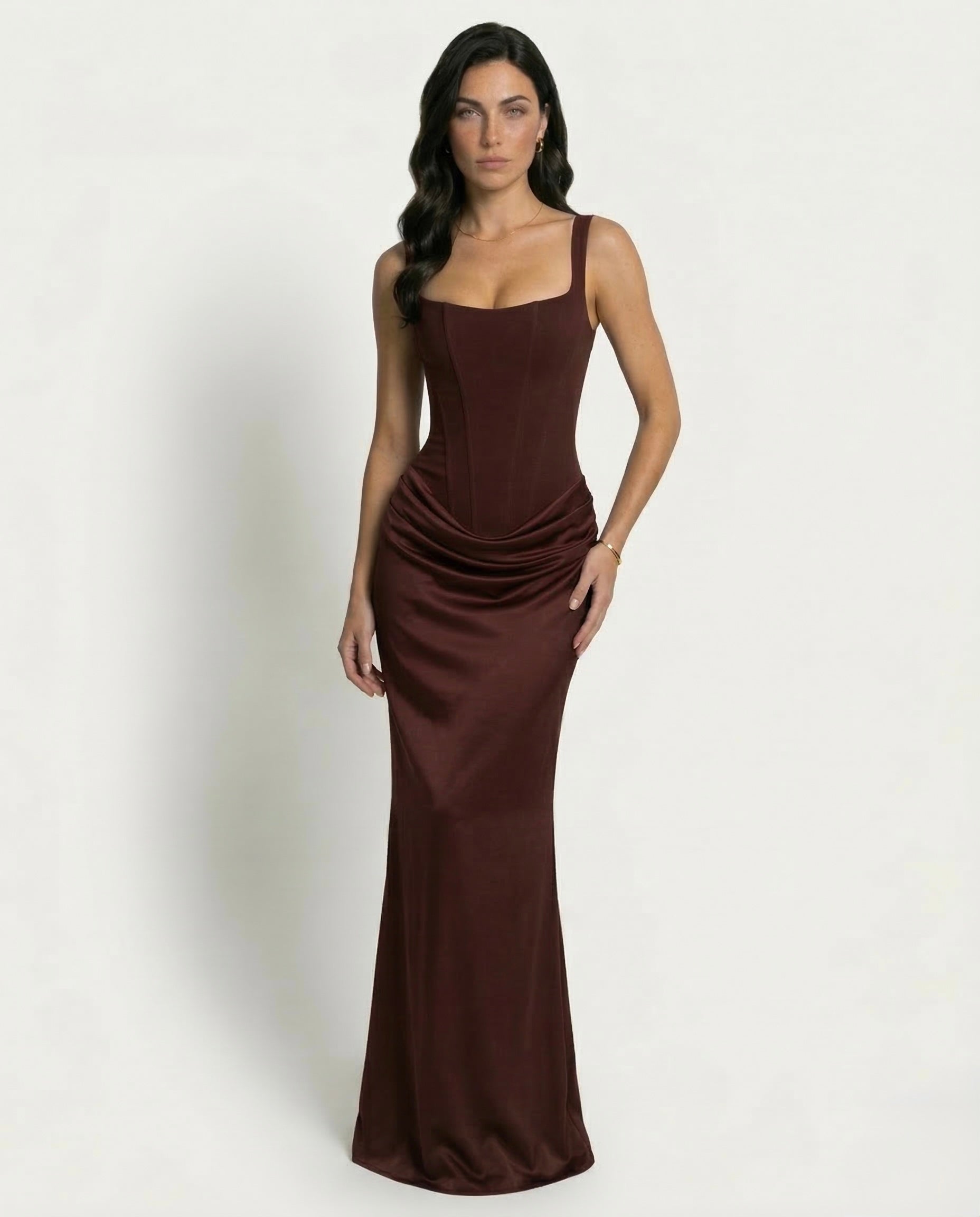 Escultura Valmont — Vestido Rojo | Aura Collection